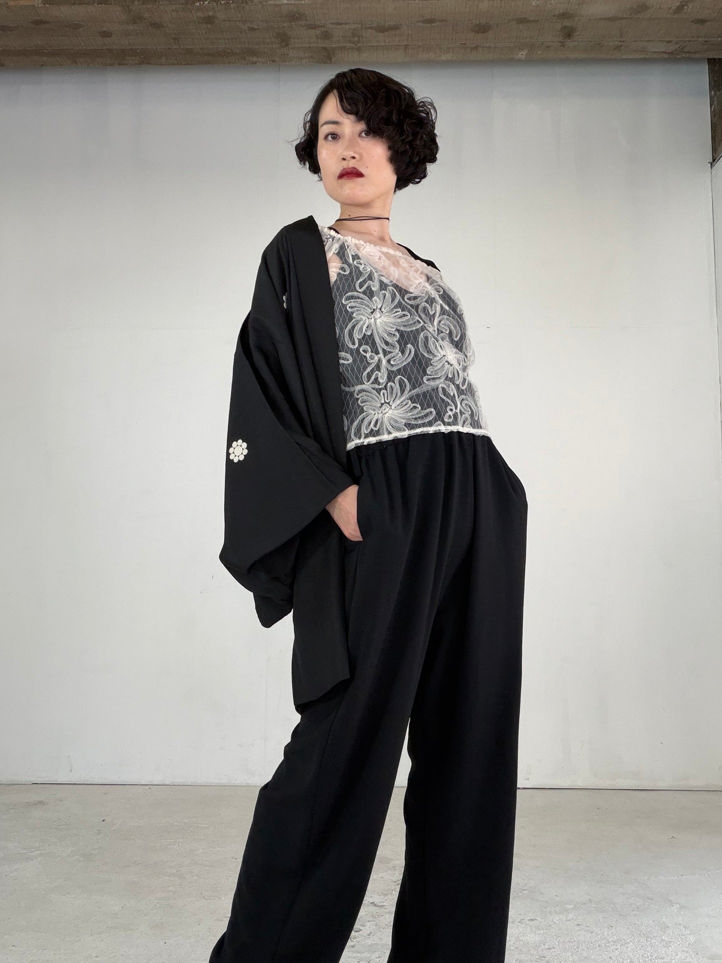 VINTAGE KUROMONTSUKI HAORI "karajishi, kuyomon, KUR117"