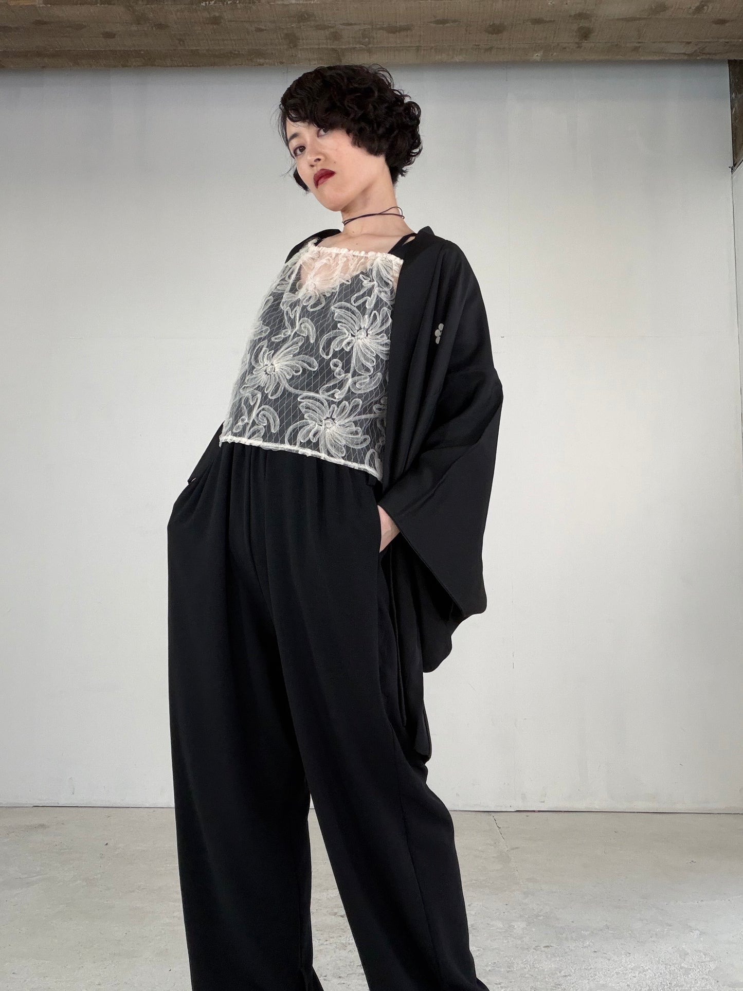 VINTAGE KUROMONTSUKI HAORI "karajishi, kuyomon, KUR117"