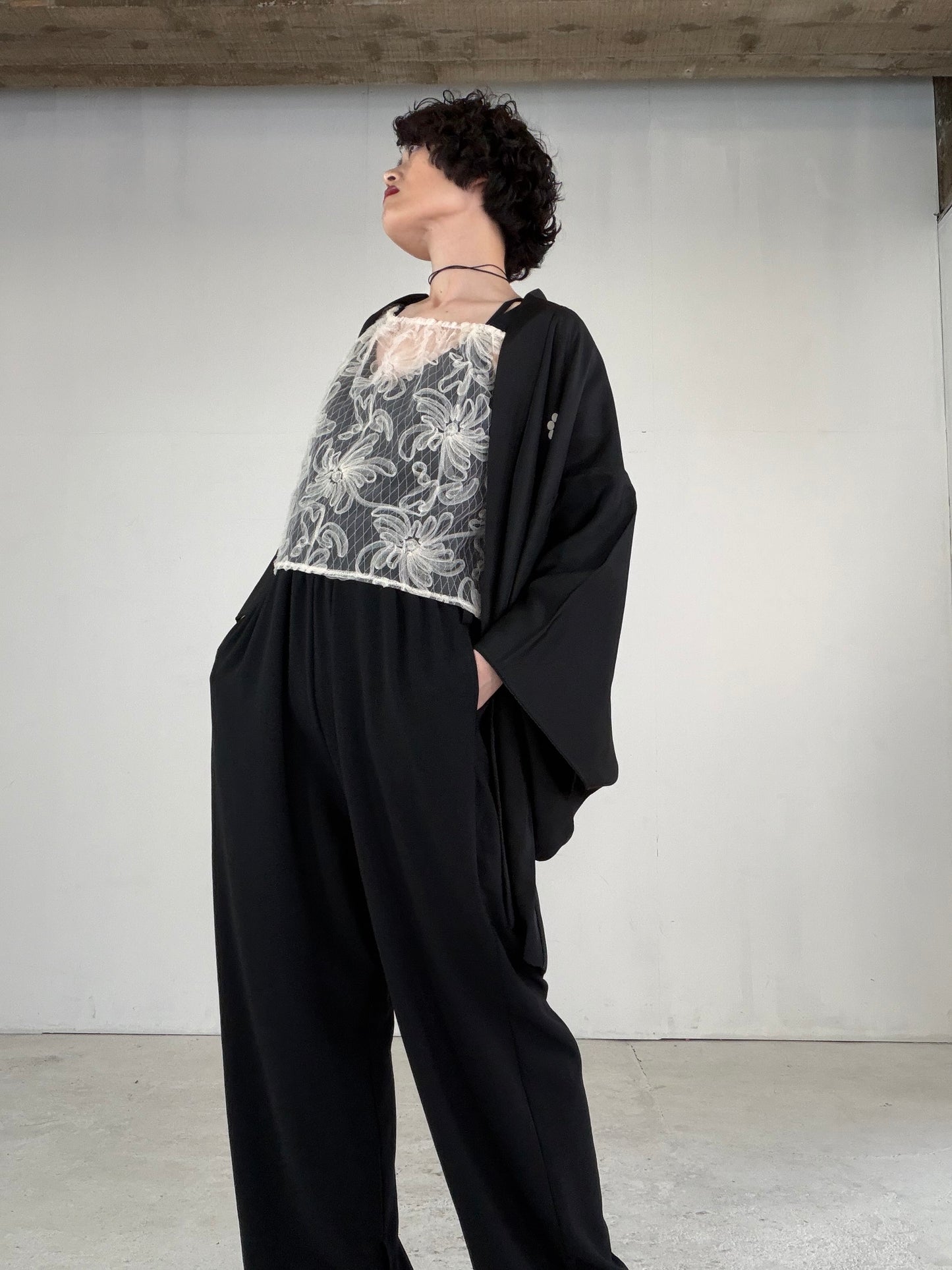 VINTAGE KUROMONTSUKI HAORI "karajishi, kuyomon, KUR117"