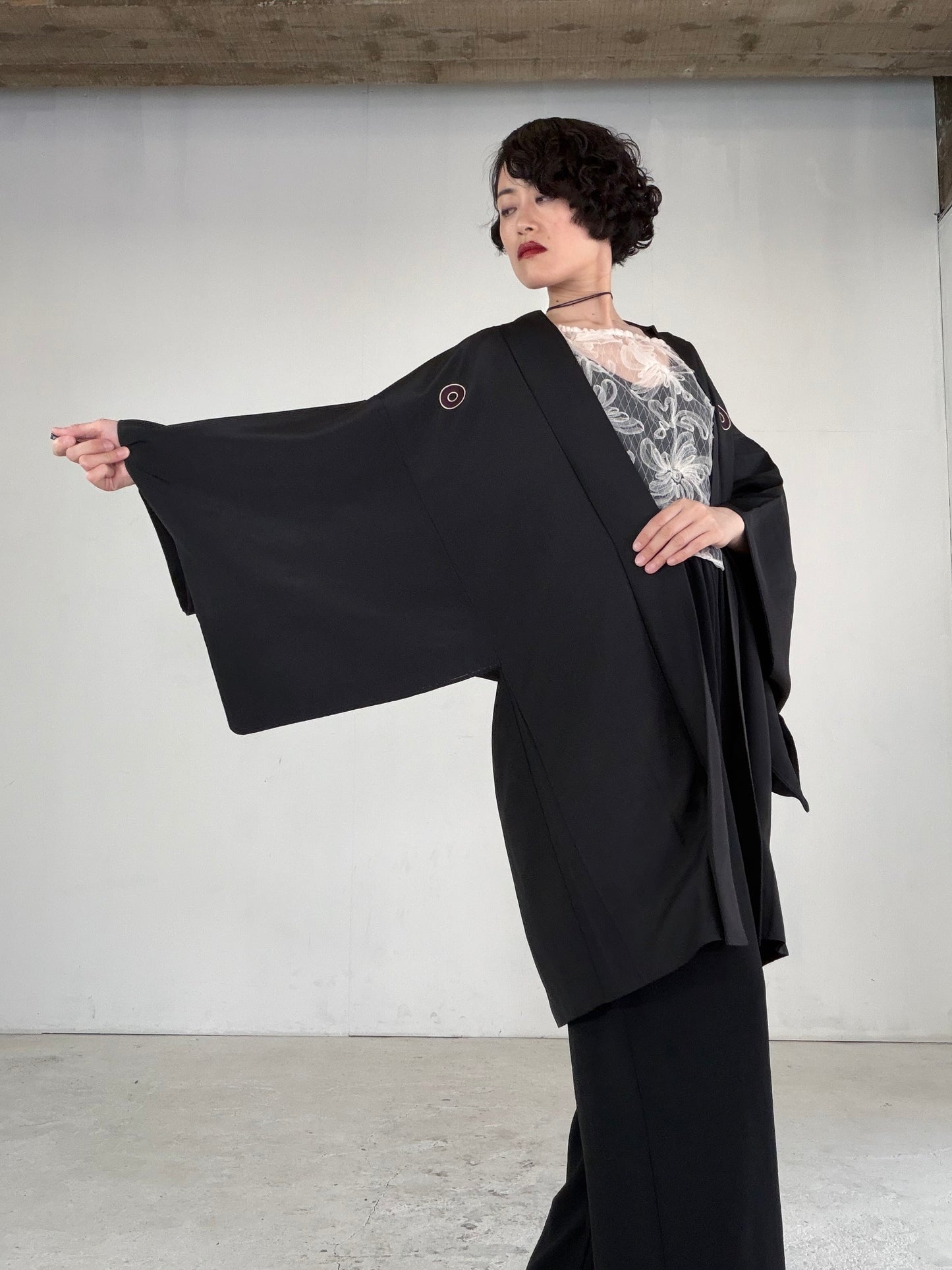 VINTAGE KUROMONTSUKI HAORI "nijuwa-mon, KUR119"