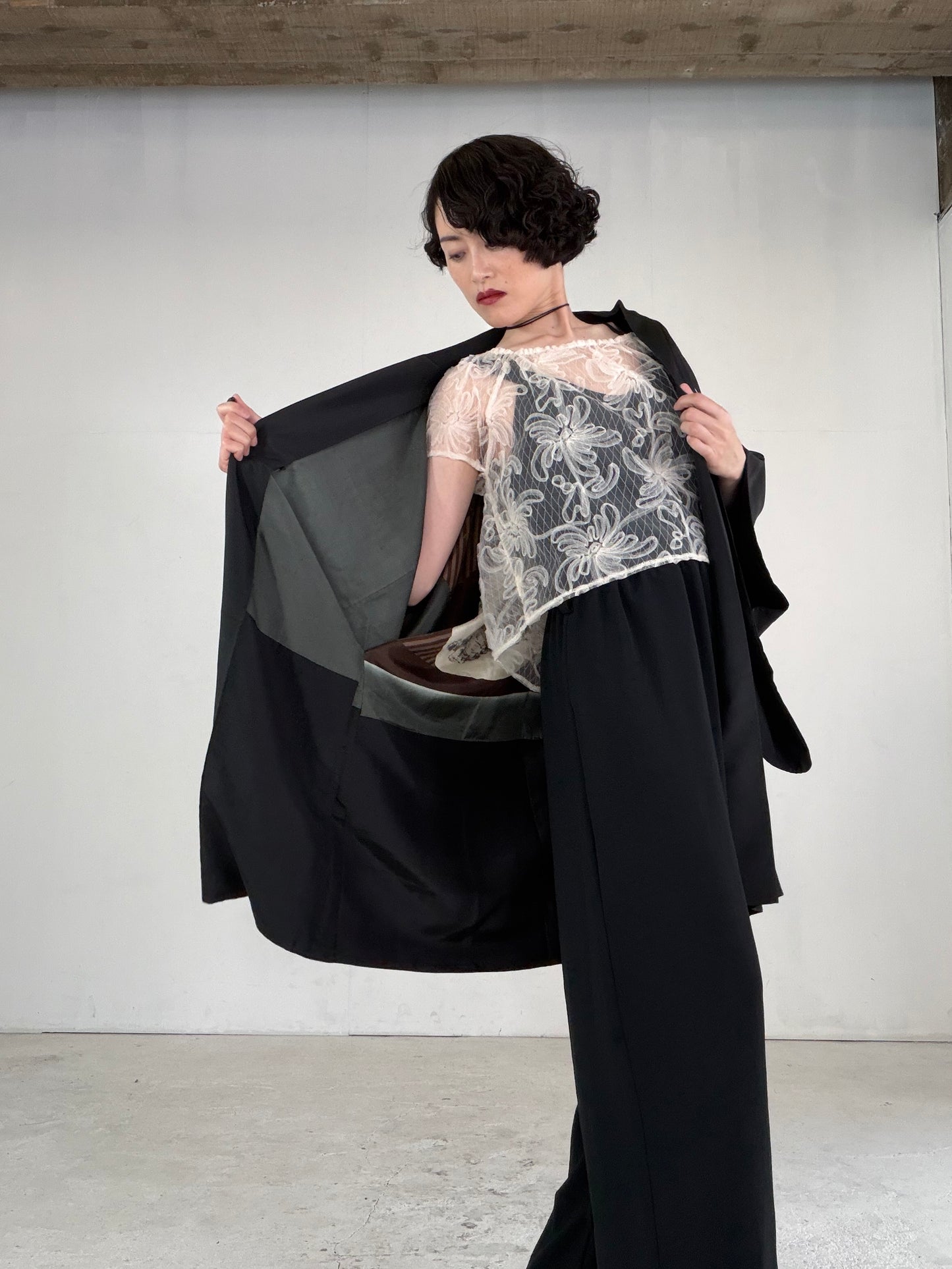 VINTAGE KUROMONTSUKI HAORI "nijuwa-mon, KUR119"