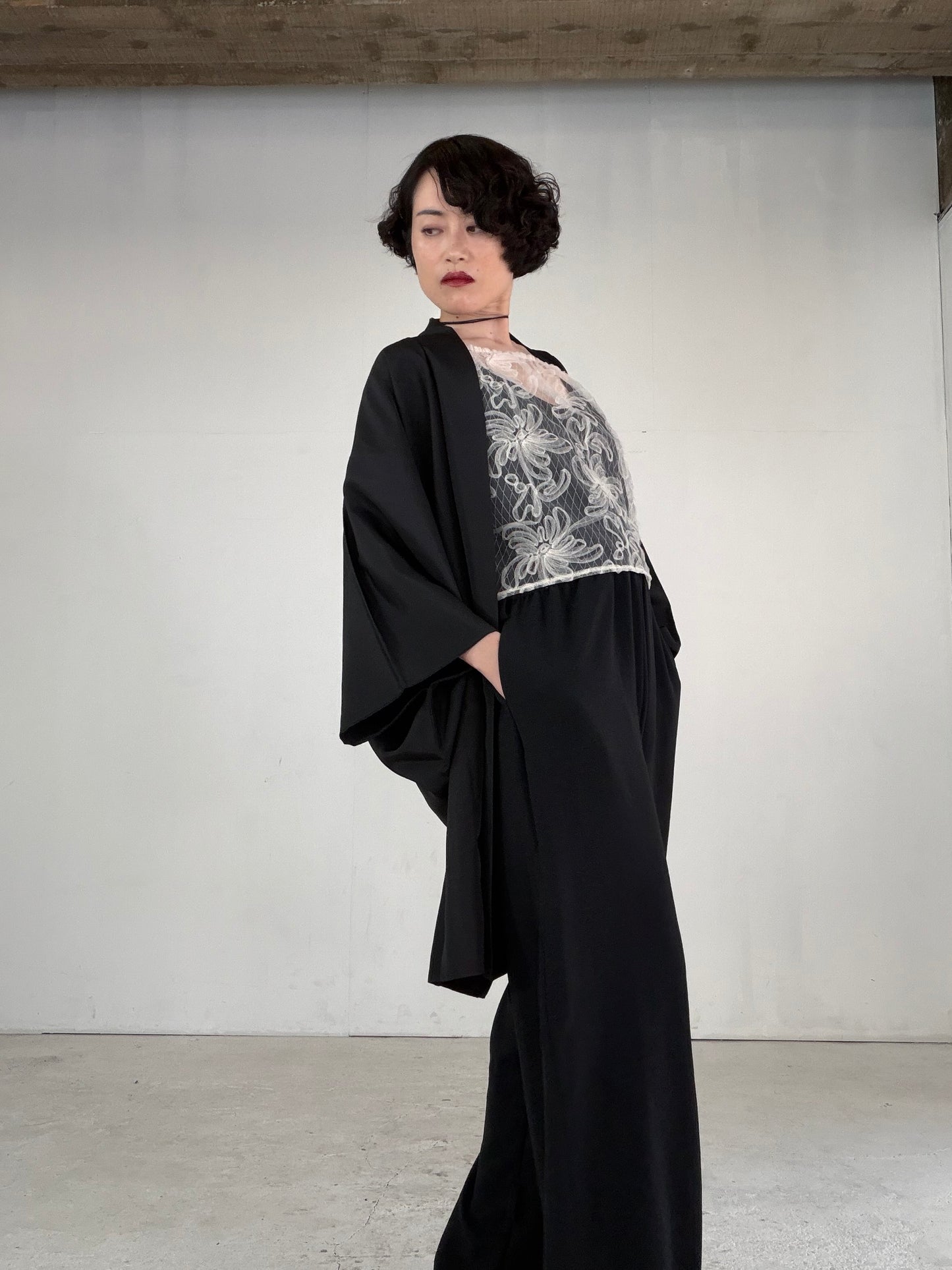 VINTAGE KUROMONTSUKI HAORI "nijuwa-mon, KUR119"