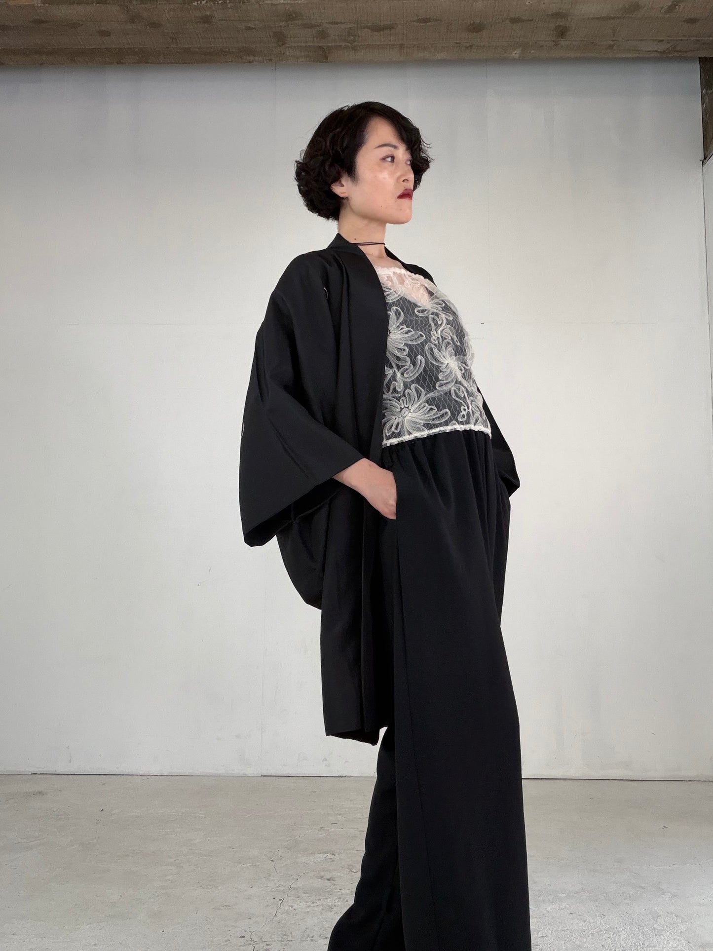 VINTAGE KUROMONTSUKI HAORI "nijuwa-mon, KUR119"