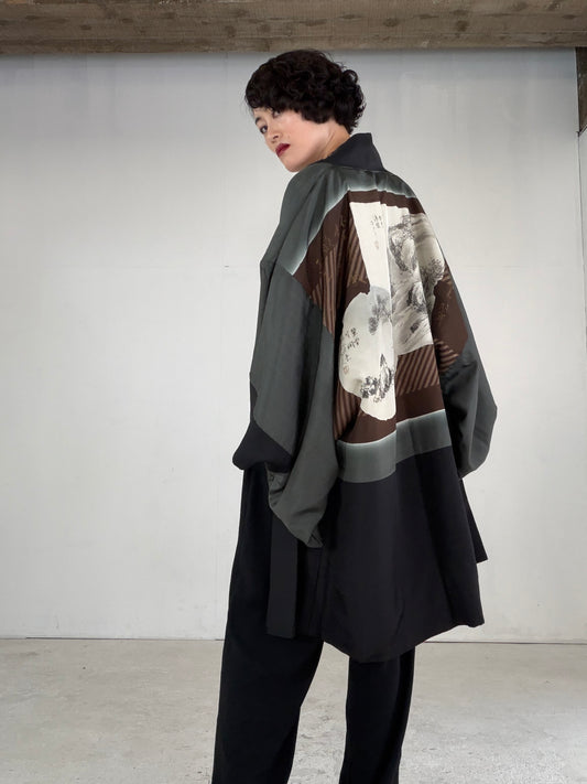 VINTAGE KUROMONTSUKI HAORI "nijuwa-mon, KUR119"
