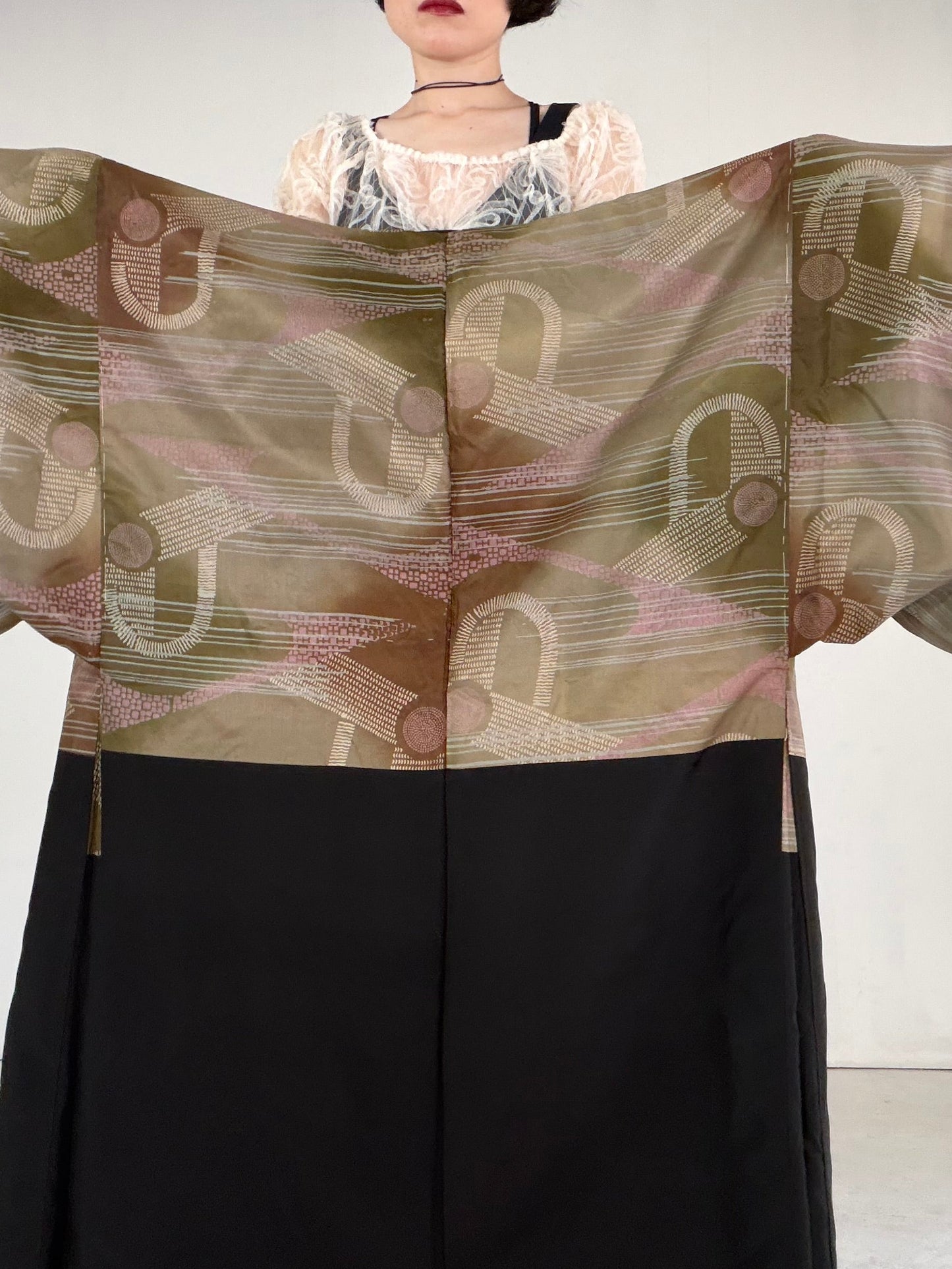 VINTAGE KUROMONTSUKI HAORI "pattern, KUR121" *high-damage