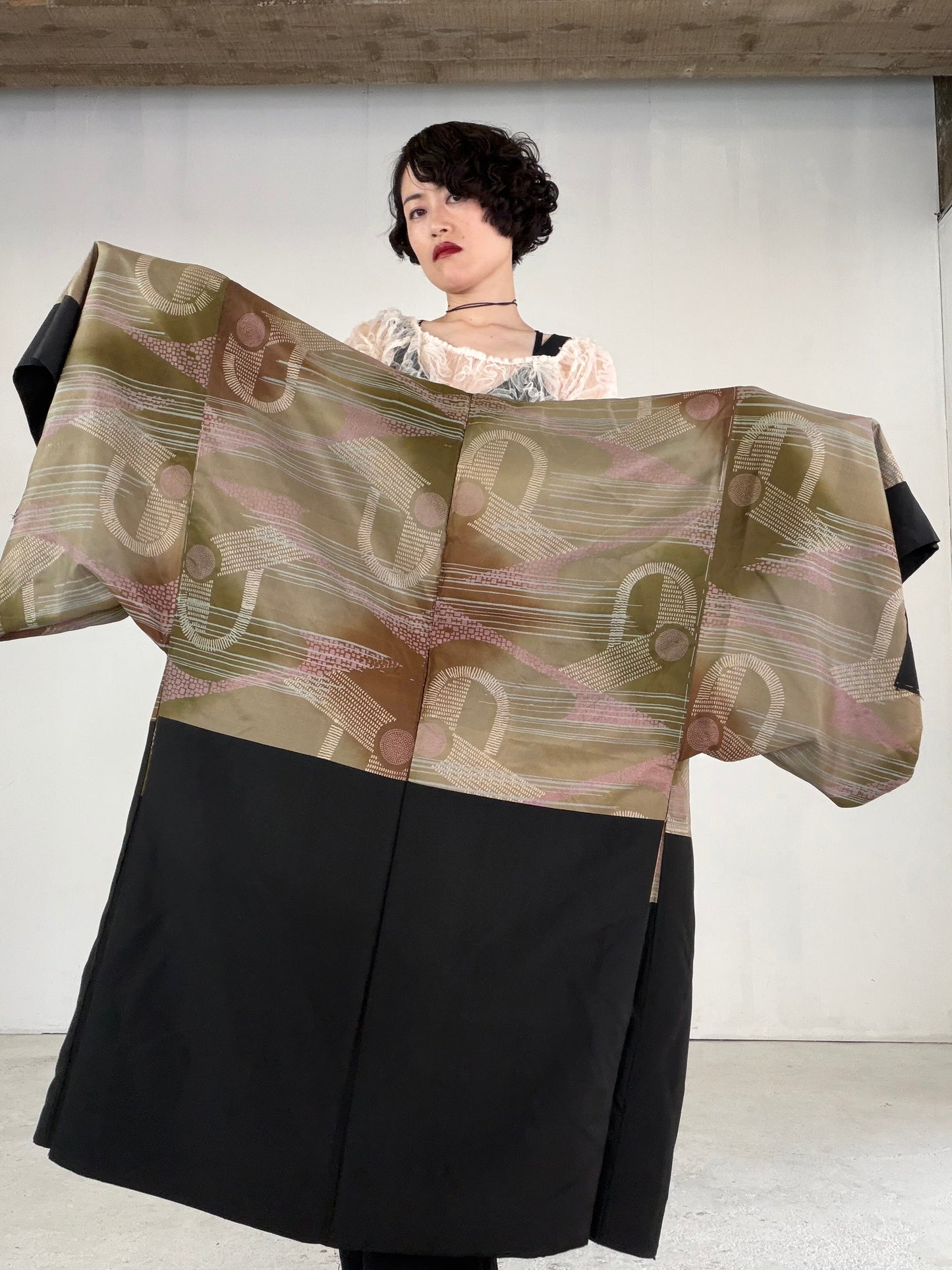 VINTAGE KUROMONTSUKI HAORI "pattern, KUR121" *high-damage