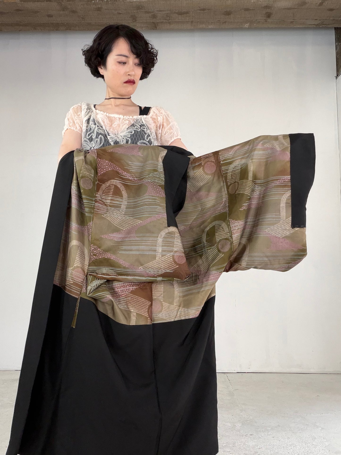 VINTAGE KUROMONTSUKI HAORI "pattern, KUR121" *high-damage