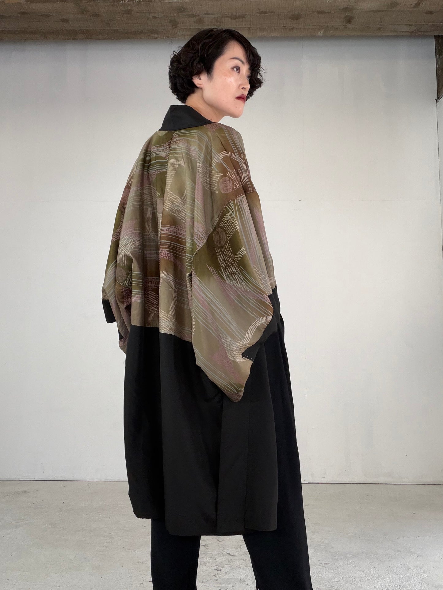 VINTAGE KUROMONTSUKI HAORI "pattern, KUR121" *high-damage