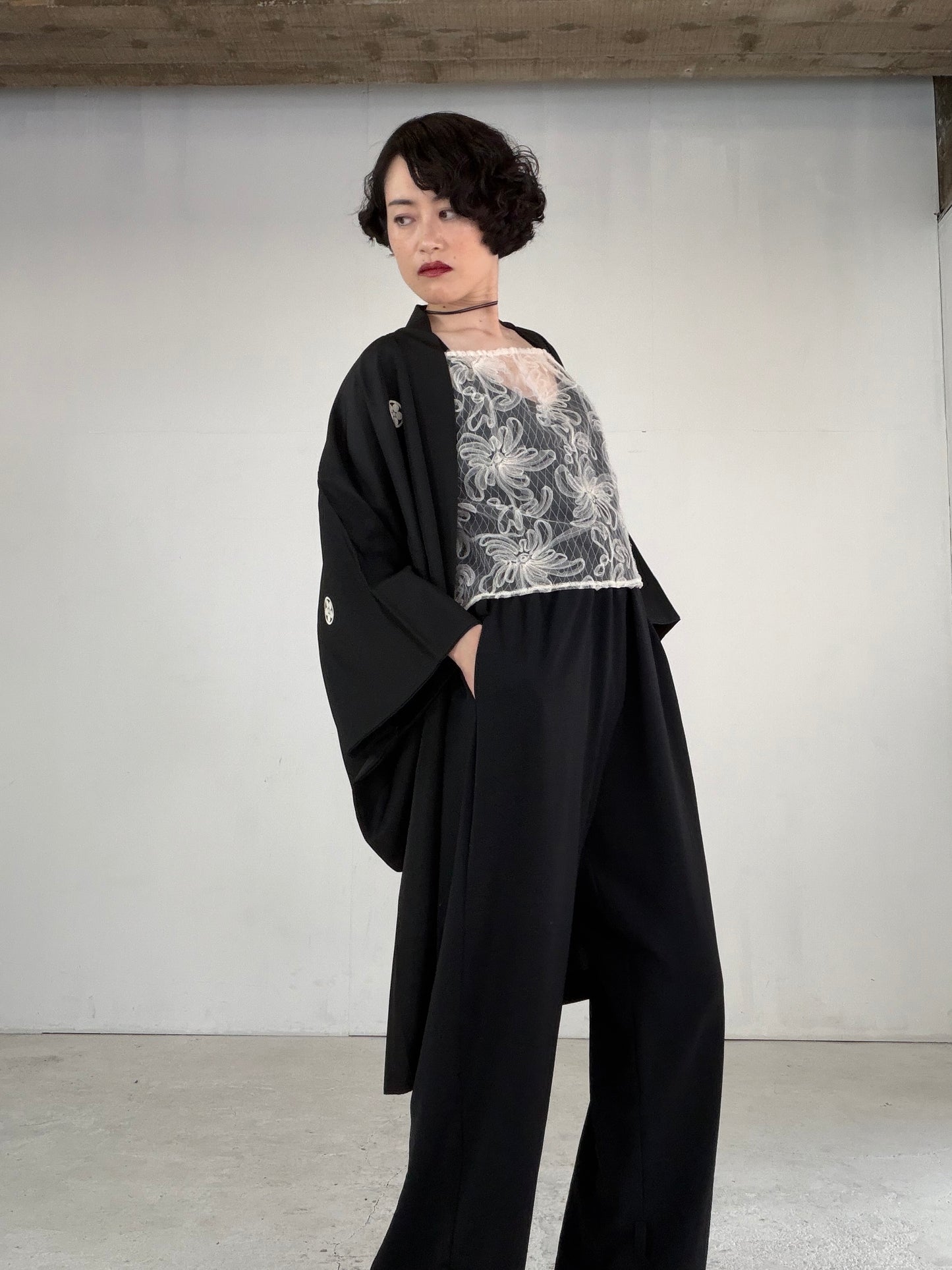 VINTAGE KUROMONTSUKI HAORI "cherry blossoms, maruni-kenkatabami, KUR121" *hari-mon