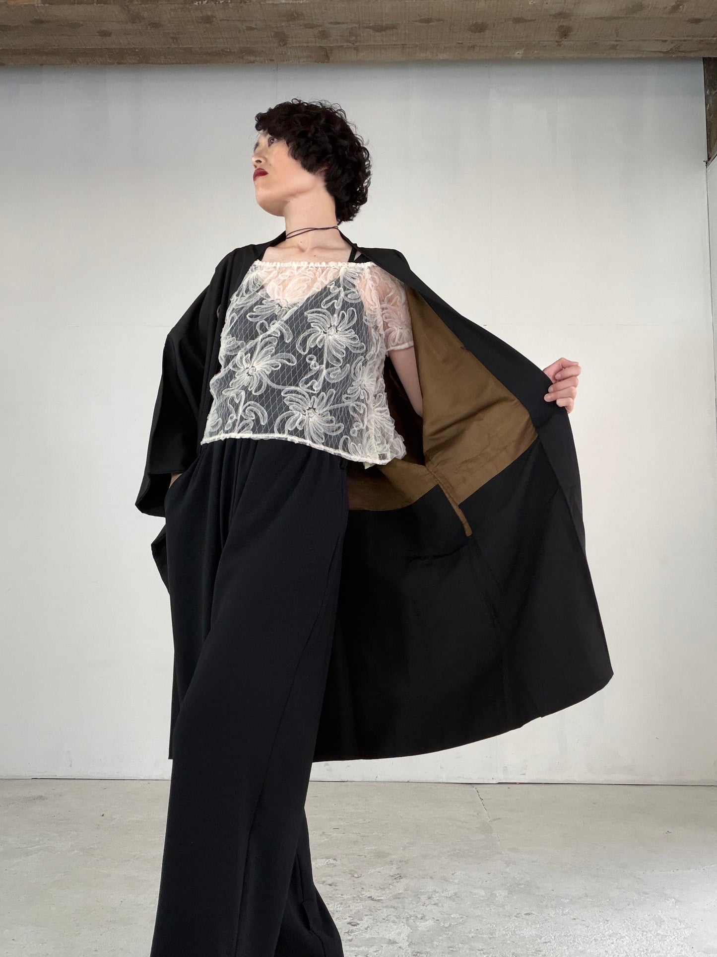 VINTAGE KUROMONTSUKI HAORI "cherry blossoms, maruni-kenkatabami, KUR121" *hari-mon