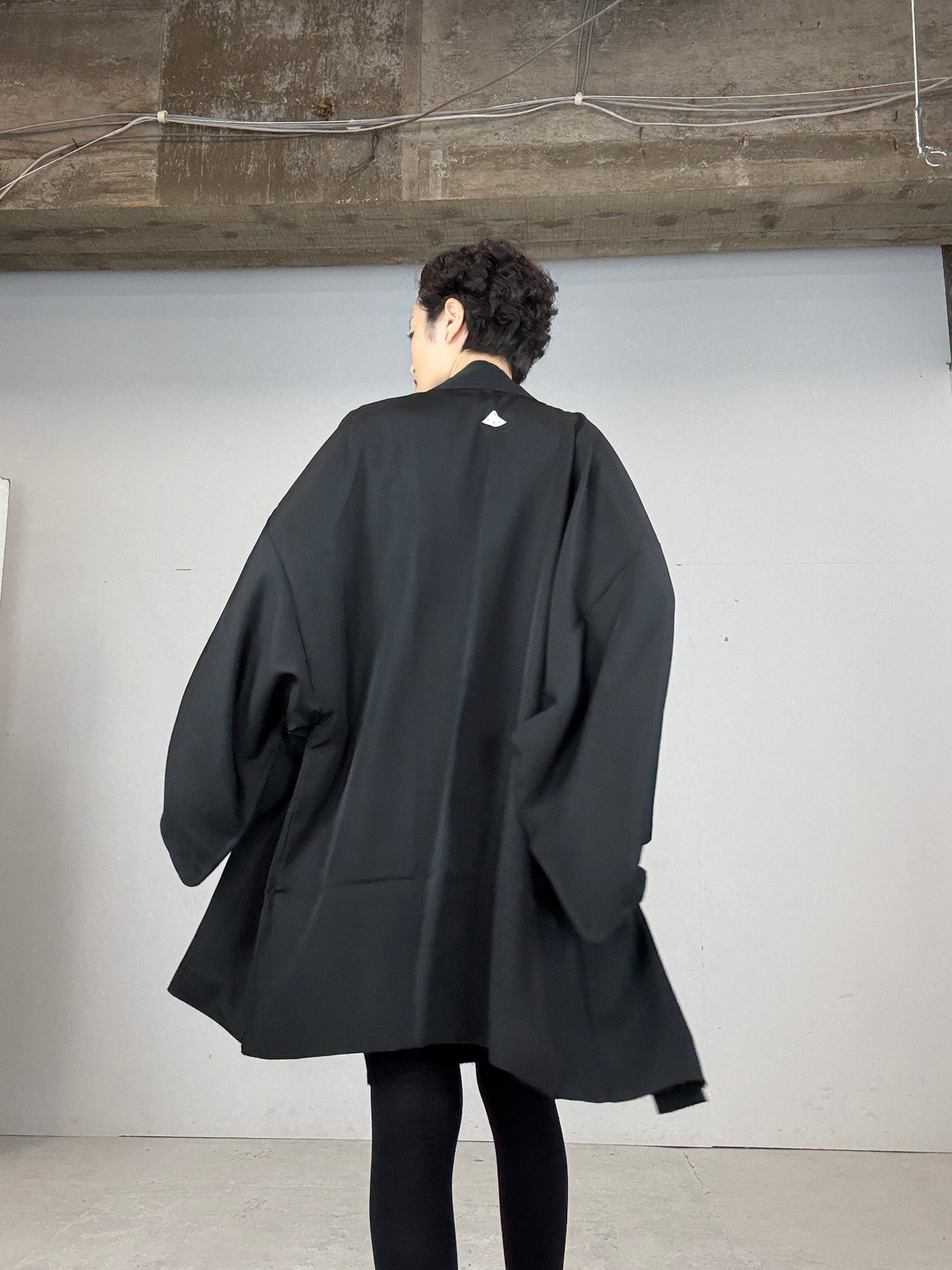 VINTAGE KUROMONTSUKI HAORI "yama"