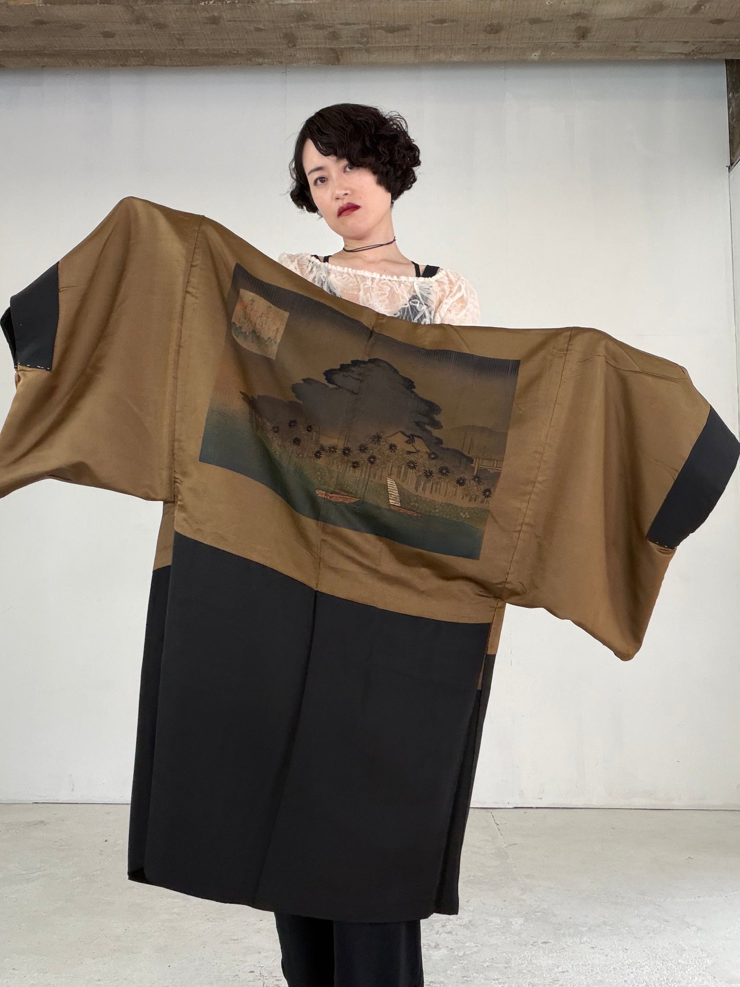 VINTAGE KUROMONTSUKI HAORI "cherry blossoms, maruni-kenkatabami, KUR121" *hari-mon