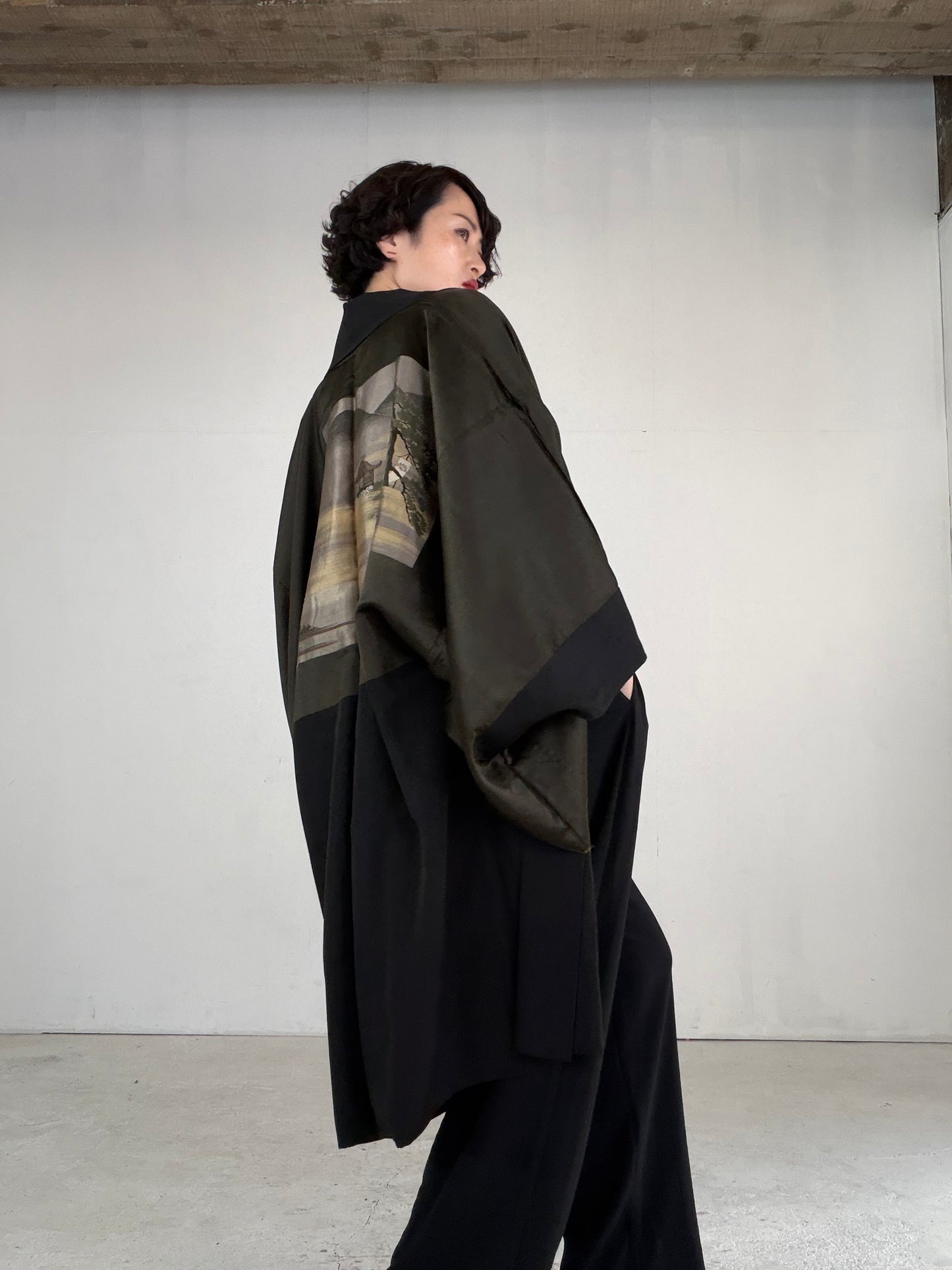 VINTAGE KUROMONTSUKI HAORI "maruni-daki-myoga, KUR111"