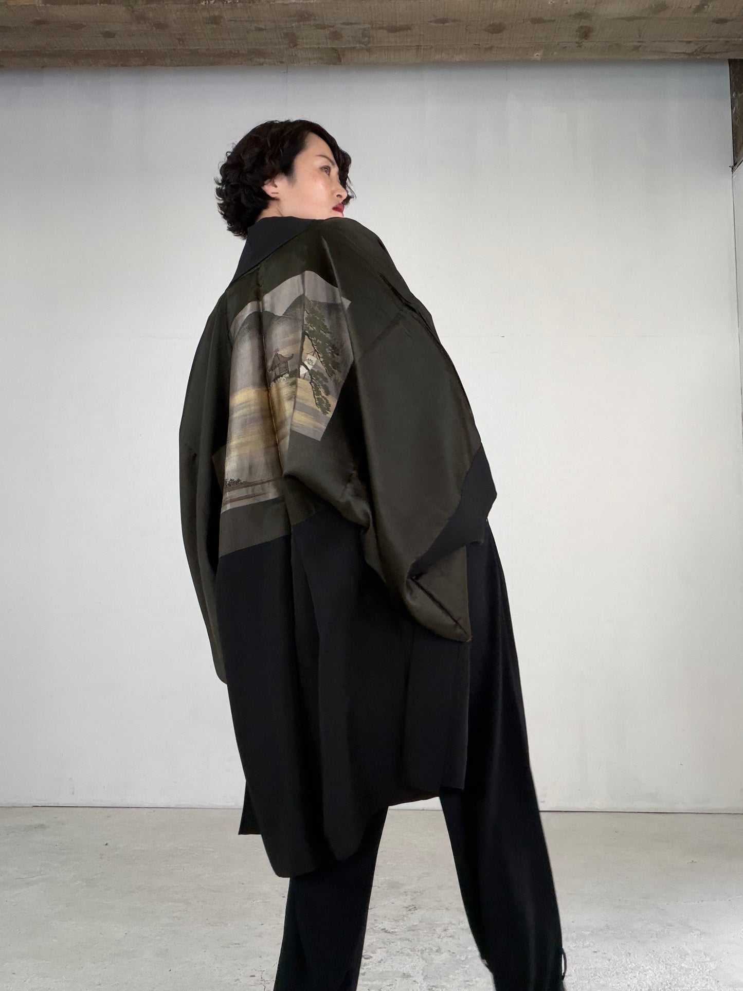 VINTAGE KUROMONTSUKI HAORI "maruni-daki-myoga, KUR111"