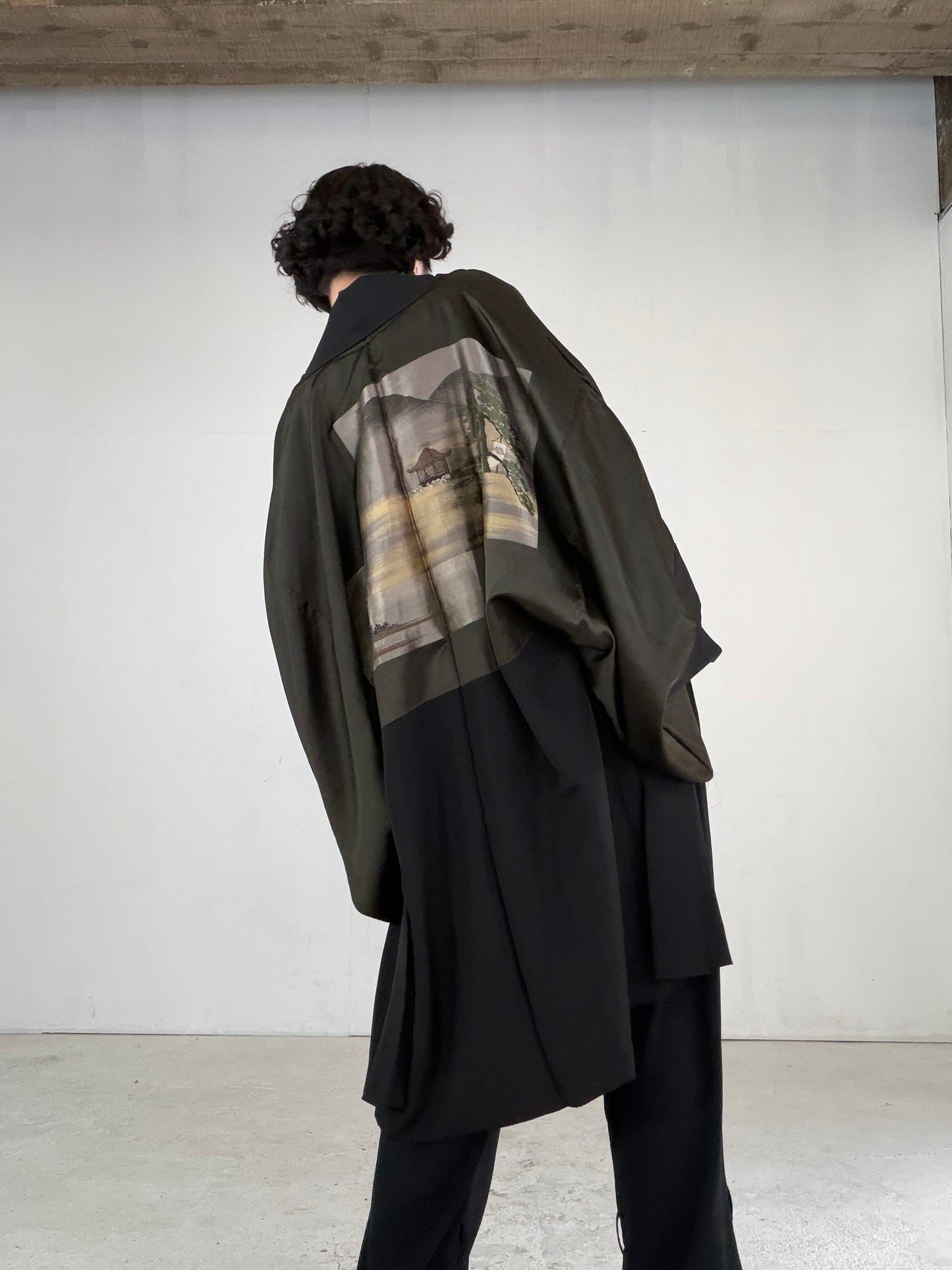 VINTAGE KUROMONTSUKI HAORI "maruni-daki-myoga, KUR111"