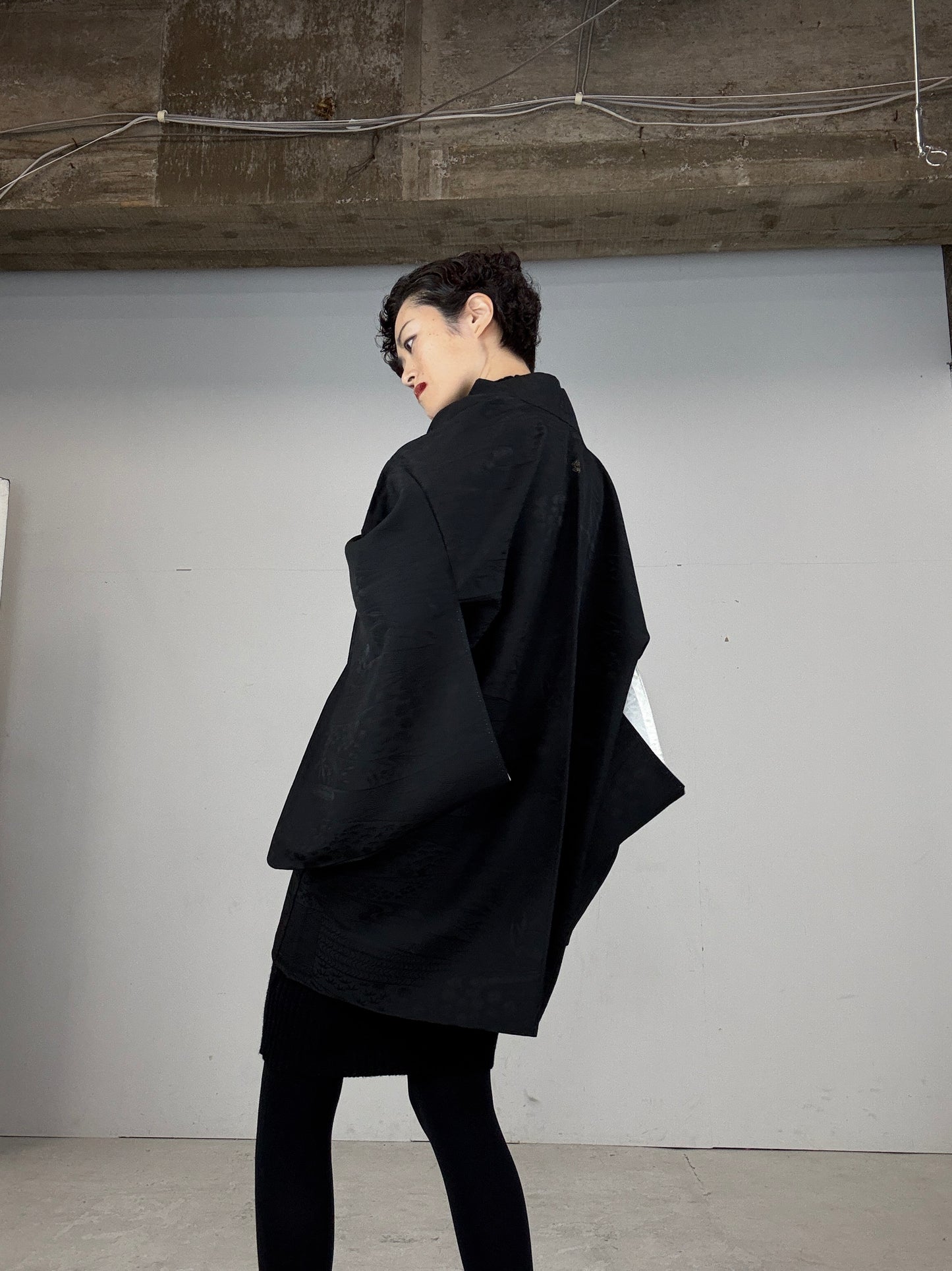 VINTAGE BLACK HAORI "ground pattern, shiki-no-kusabana"