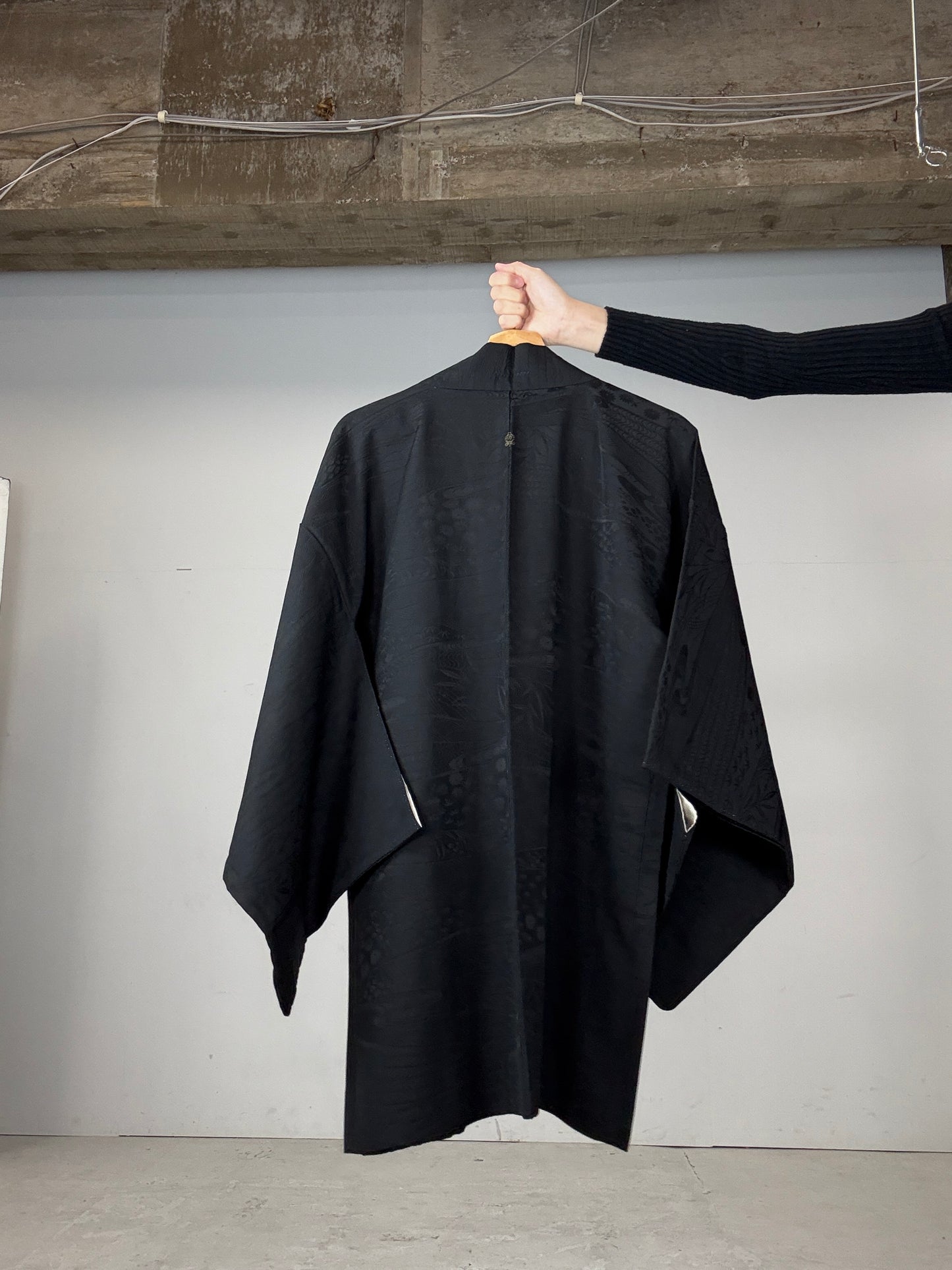 VINTAGE BLACK HAORI "ground pattern, shiki-no-kusabana"