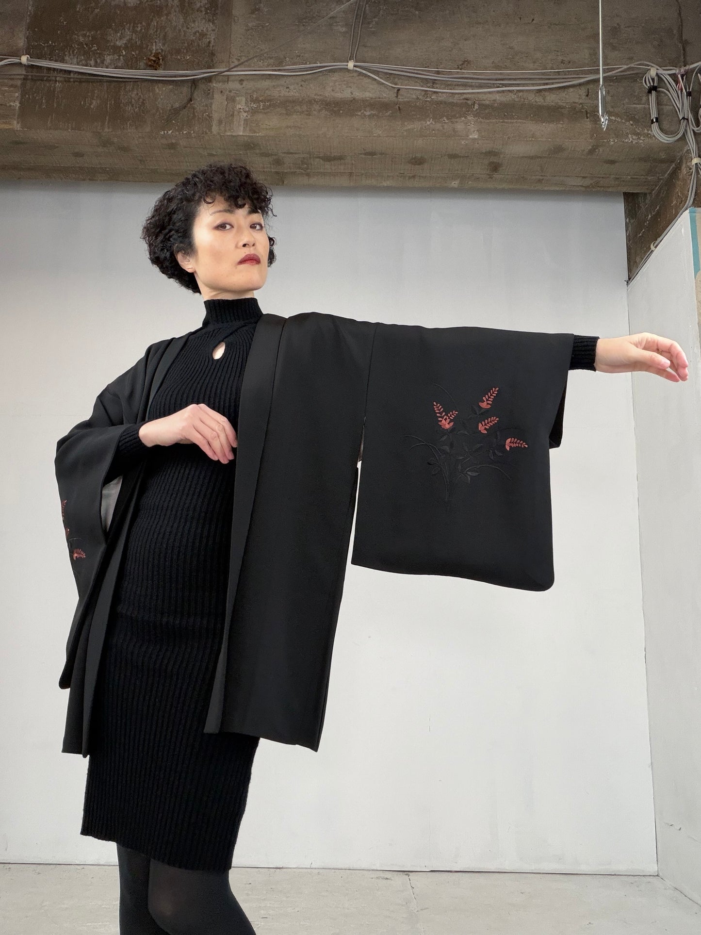VINTAGE BLACK HAORI  "kamon, embroidery, BLK106"*damage
