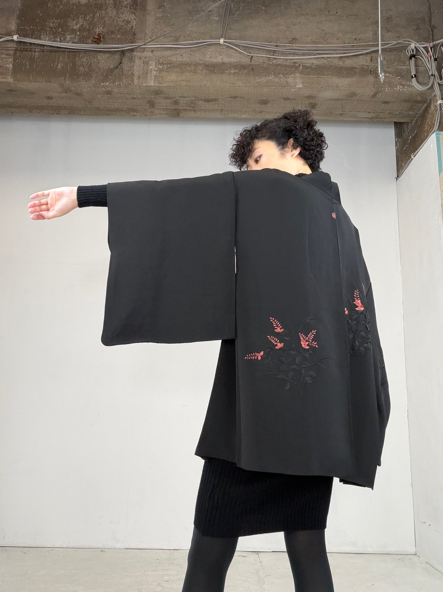 VINTAGE BLACK HAORI  "kamon, embroidery, BLK106"*damage