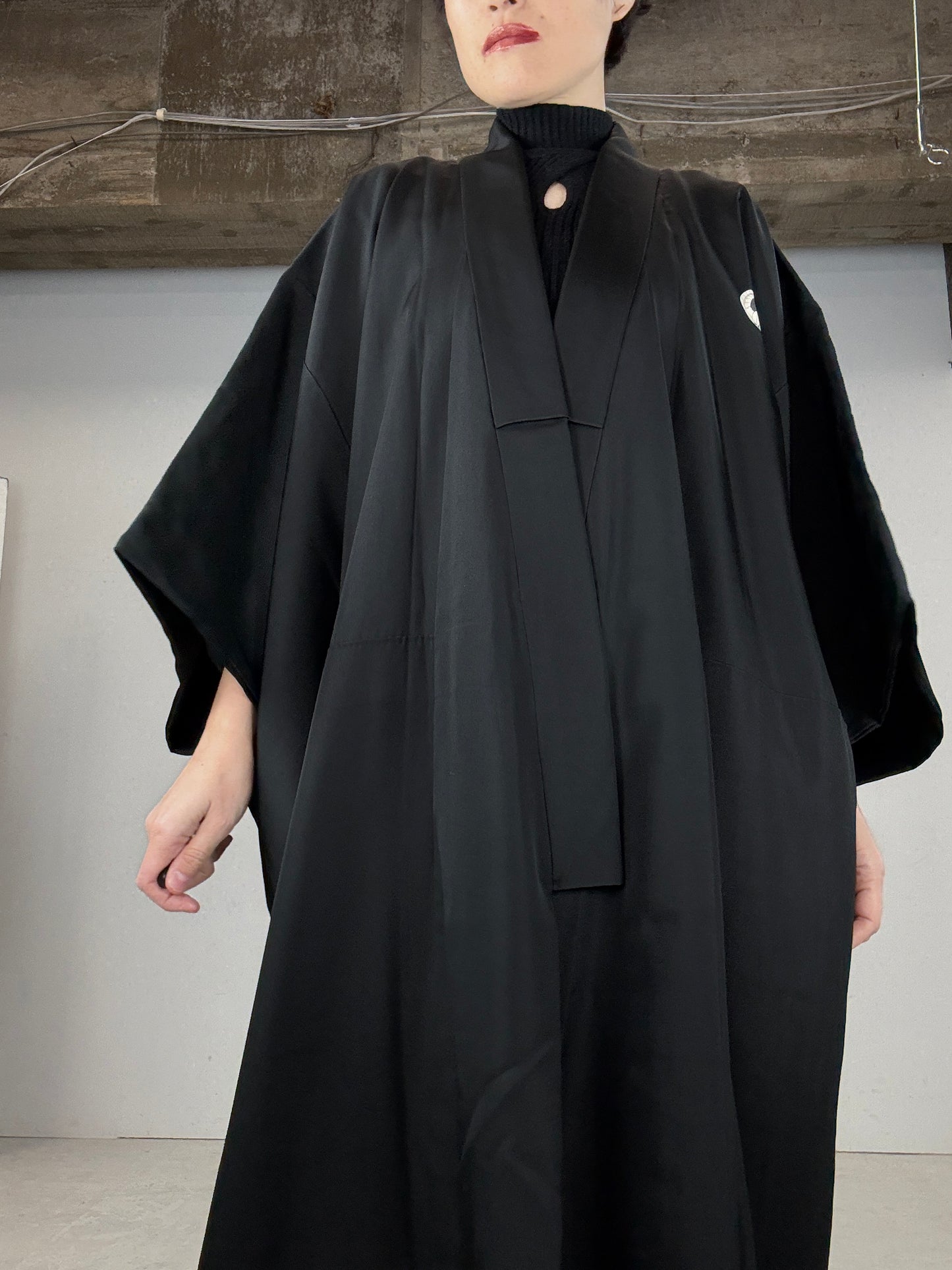 VINTAGE BLACK KIMONO MONTSUKI "agari-fuji"