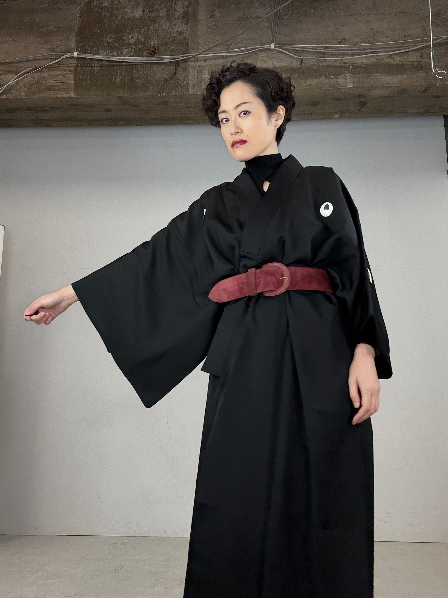 VINTAGE BLACK KIMONO MONTSUKI "agari-fuji"