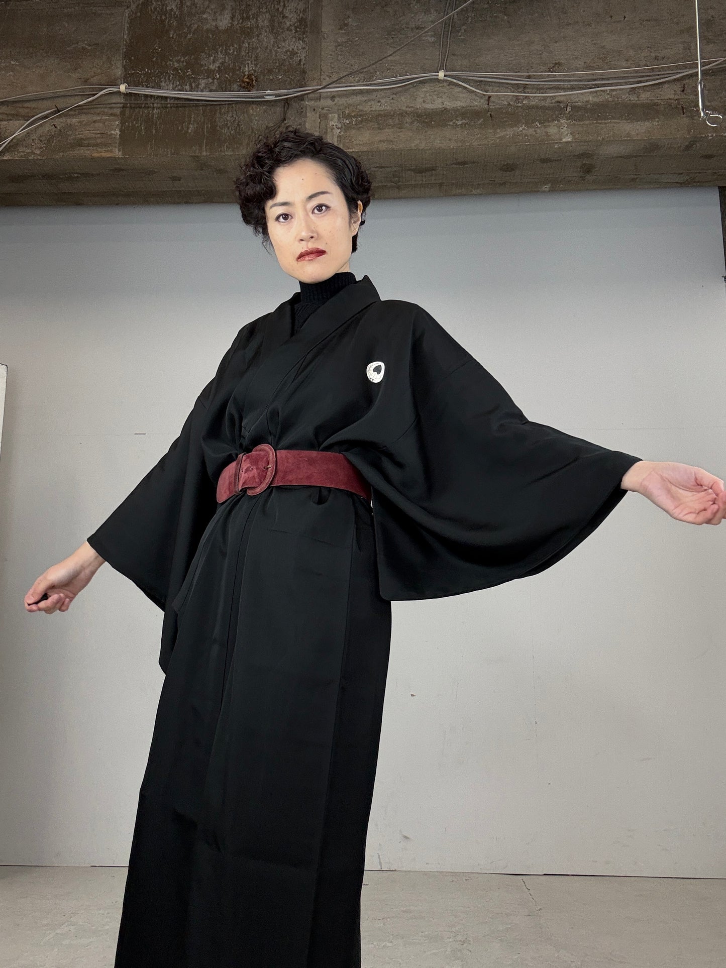 VINTAGE BLACK KIMONO MONTSUKI "agari-fuji"