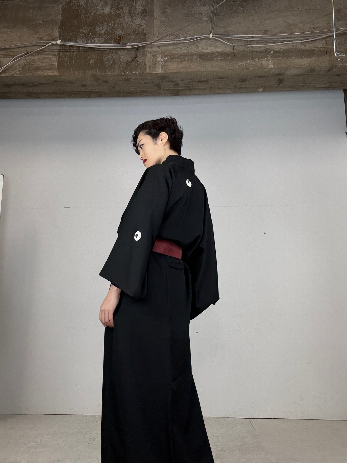 VINTAGE BLACK KIMONO MONTSUKI "agari-fuji"