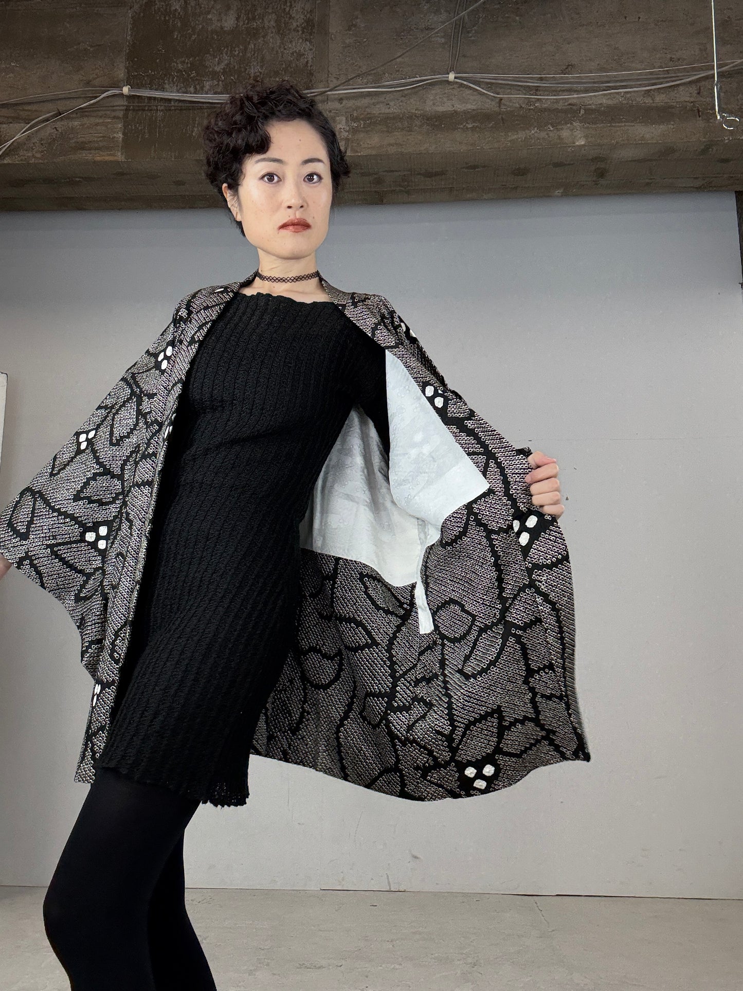 VINTAGE SHIBORI HAORI "black, flower"