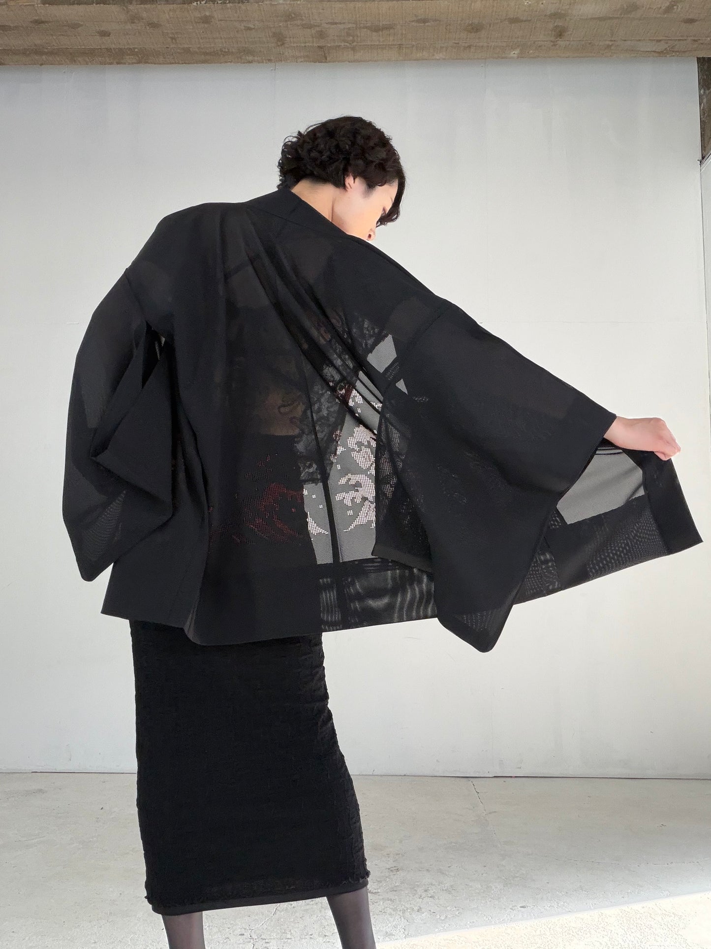 VINTAGE BLACK HAORI SHEER “ro, red-nami, SHH045"