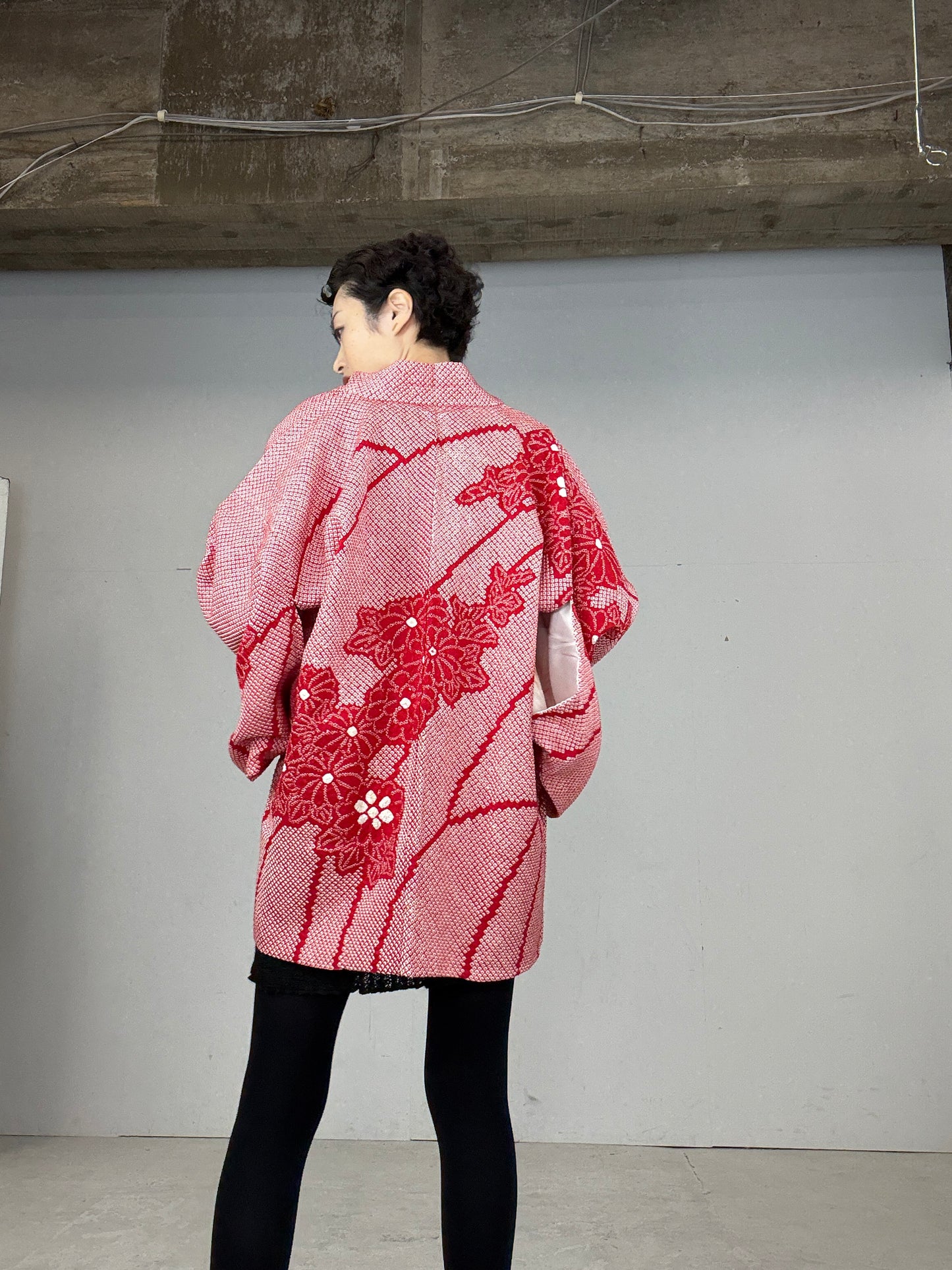 VINTAGE SHIBORI HAORI "red, flower"