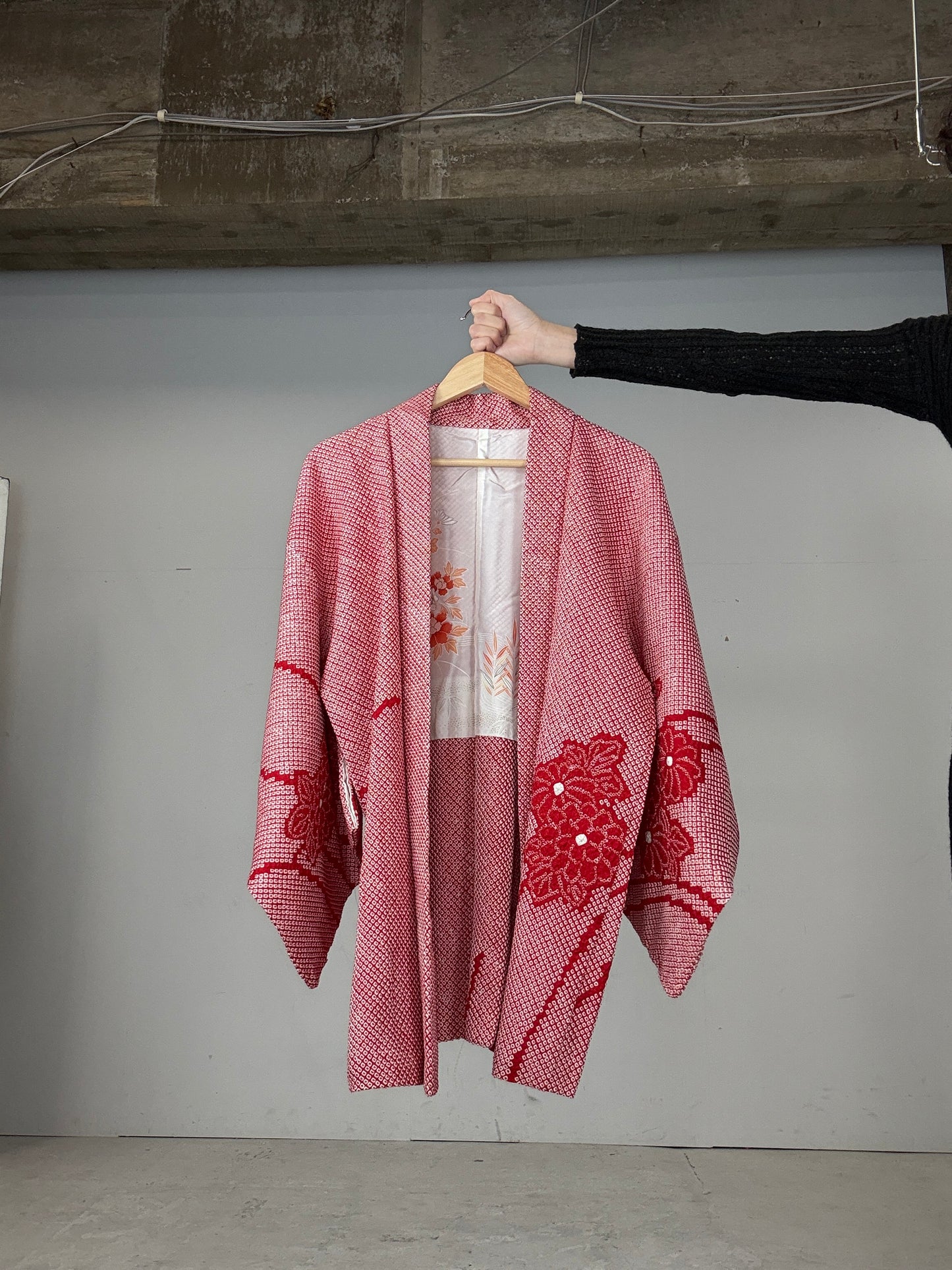 VINTAGE SHIBORI HAORI "red, flower"