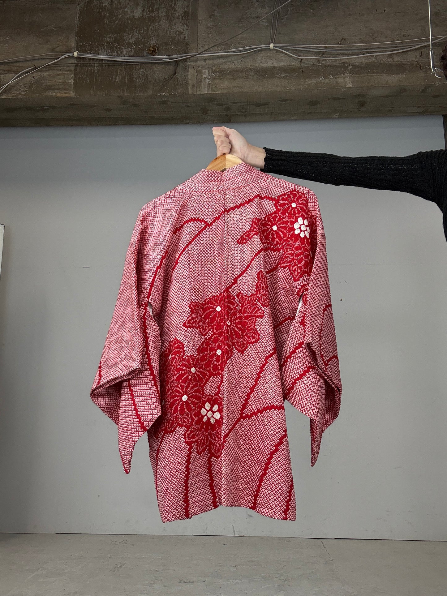 VINTAGE SHIBORI HAORI "red, flower"