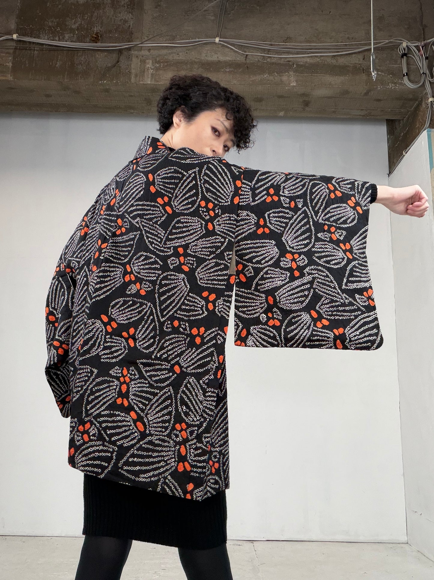 VINTAGE SHIBORI HAORI "kurohana, SIB102"