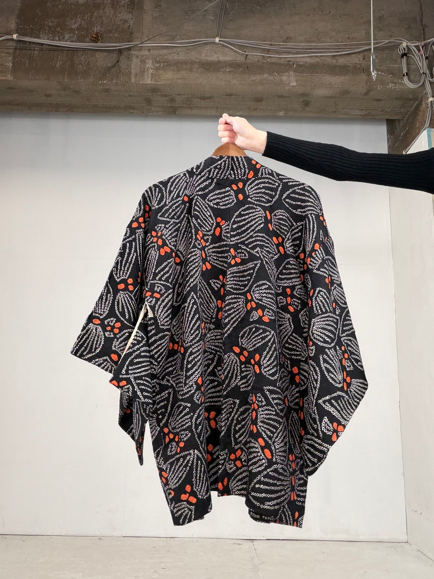 VINTAGE SHIBORI HAORI "kurohana, SIB102"