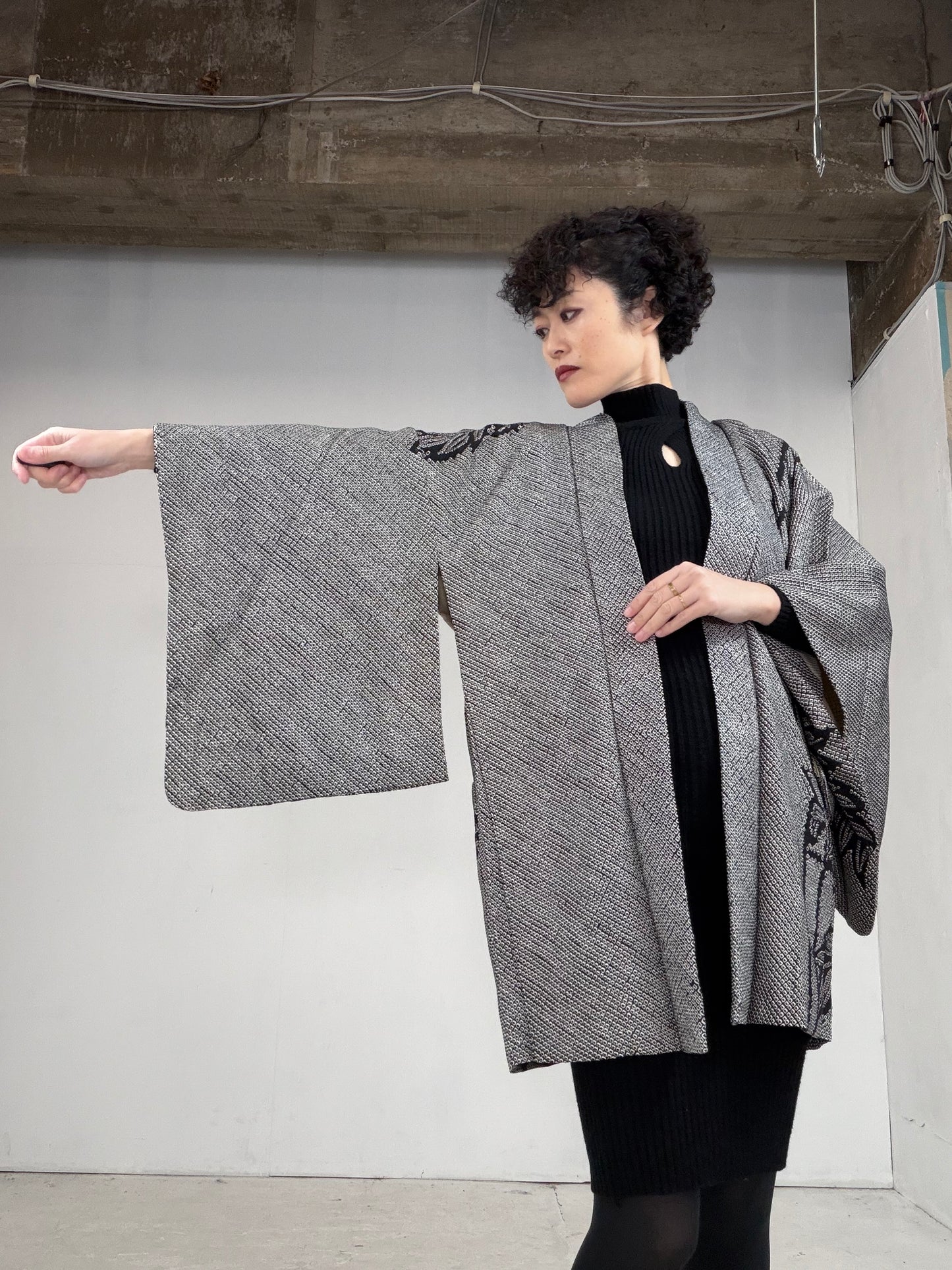 VINTAGE SHIBORI HAORI "black, bamboo, SIB107" *damage