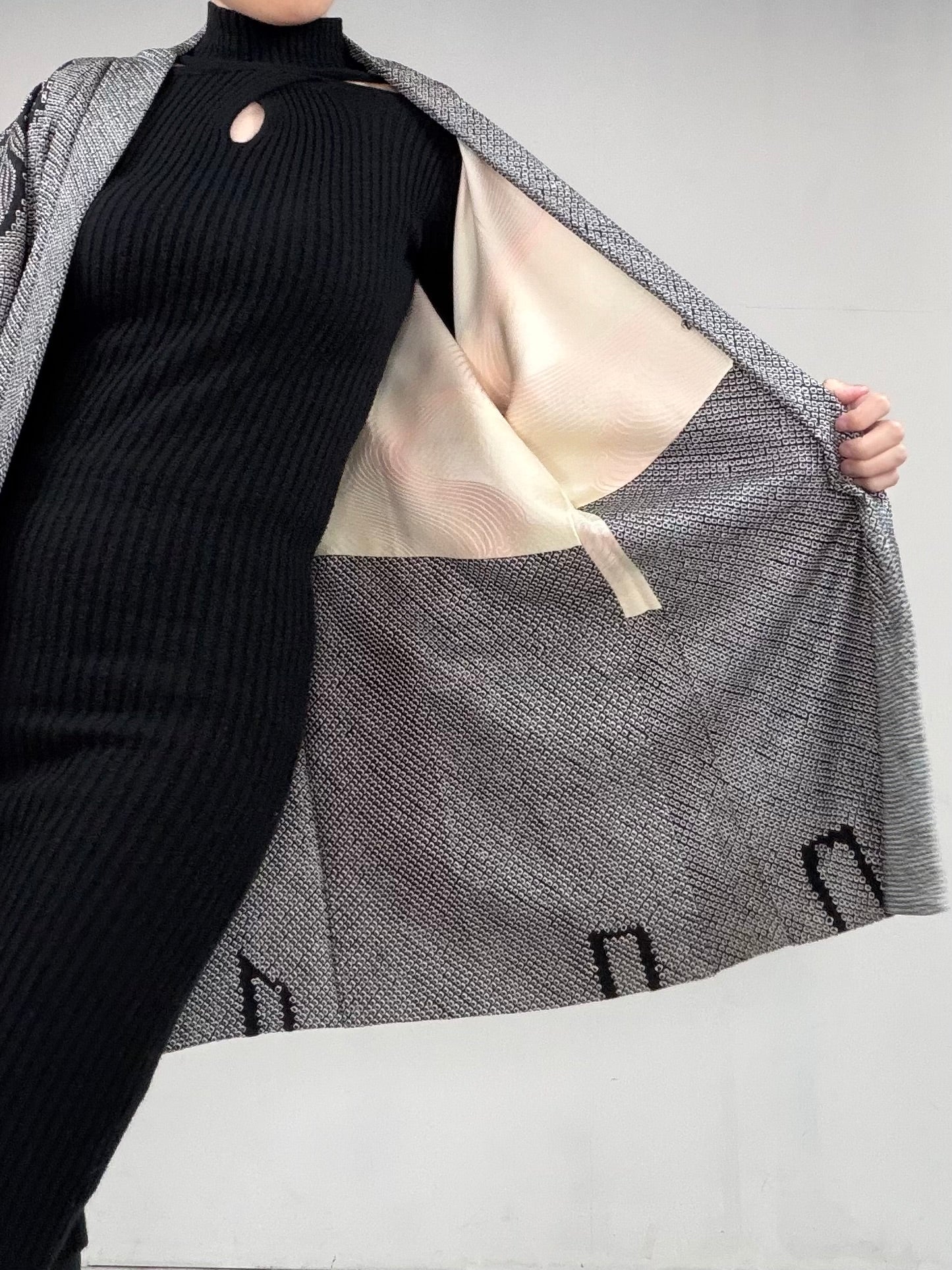 VINTAGE SHIBORI HAORI "black, bamboo, SIB107" *damage