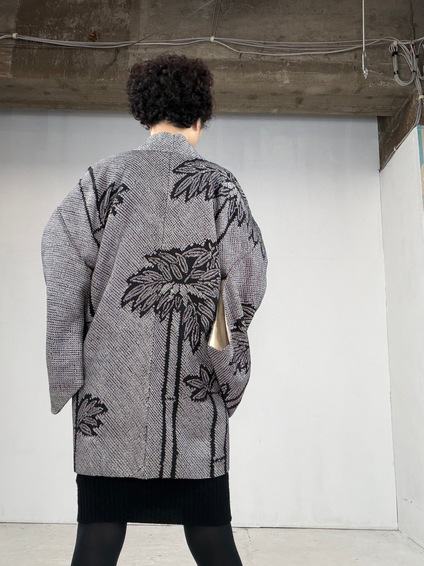 VINTAGE SHIBORI HAORI "black, bamboo, SIB107" *damage