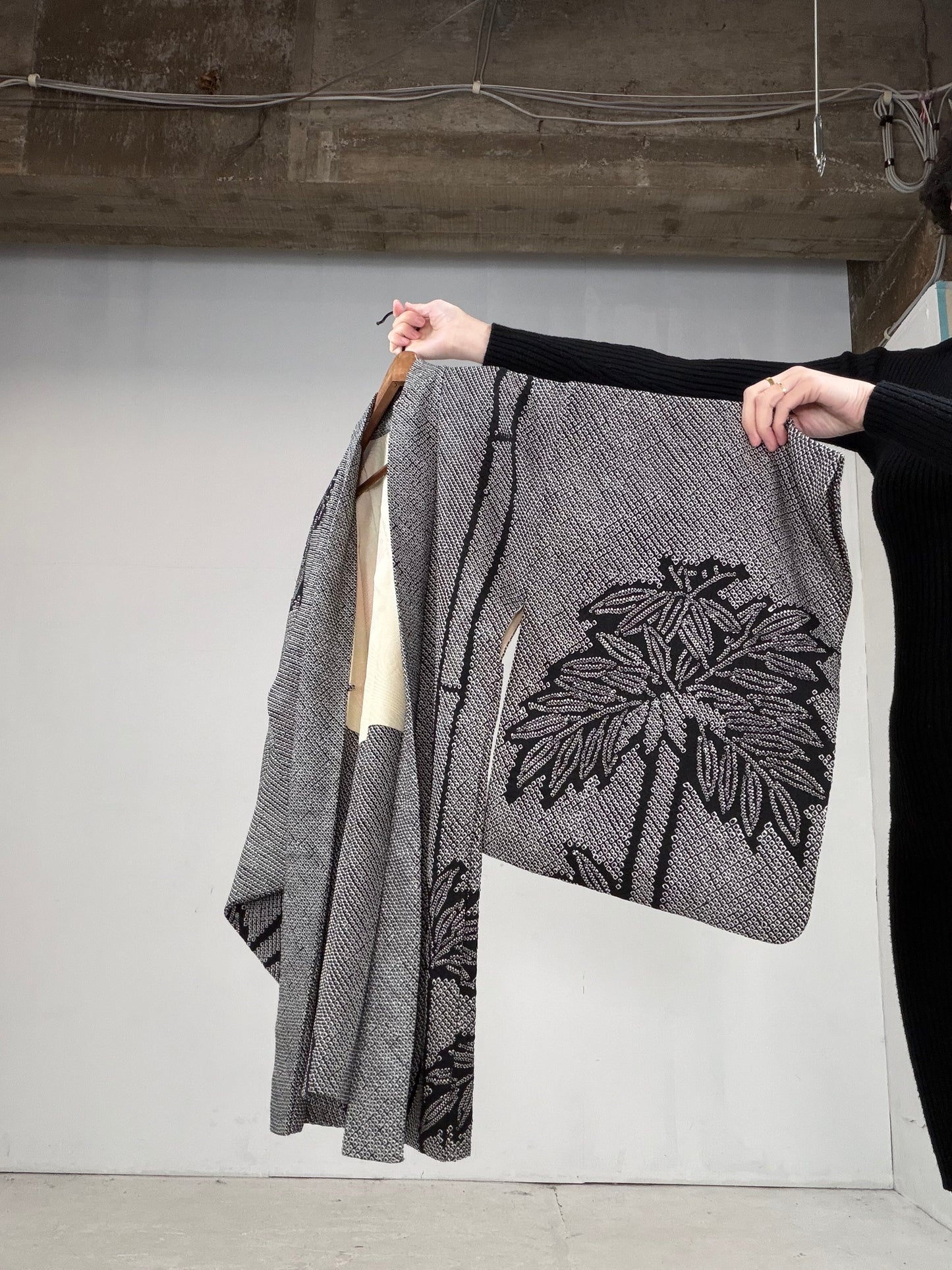 VINTAGE SHIBORI HAORI "black, bamboo, SIB107" *damage