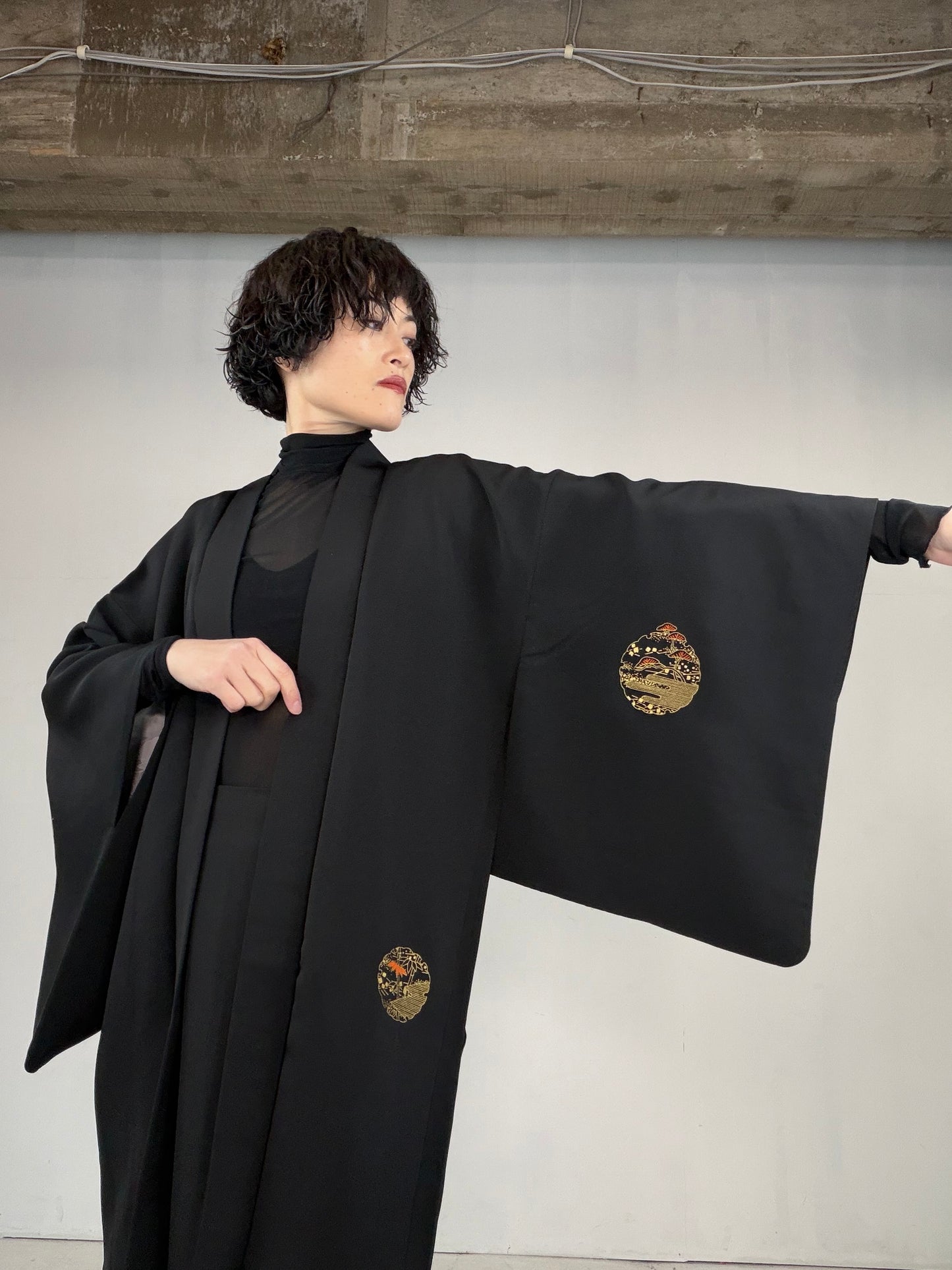 VINTAGE BLACK HAORI  "gold, yukiwa, BLK121"