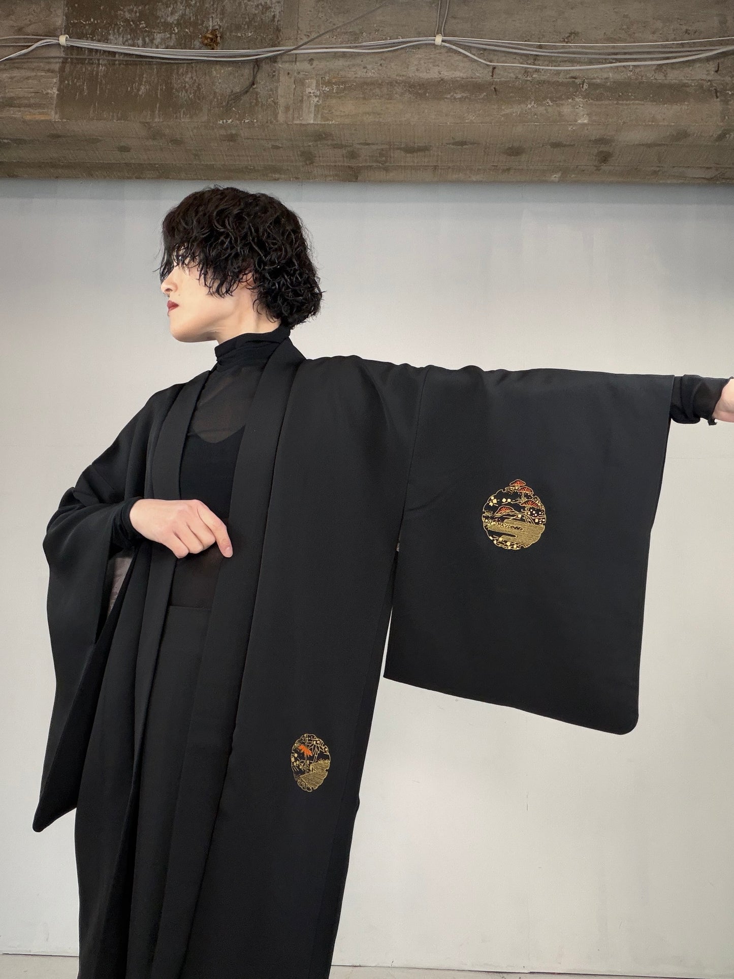 VINTAGE BLACK HAORI  "gold, yukiwa, BLK121"