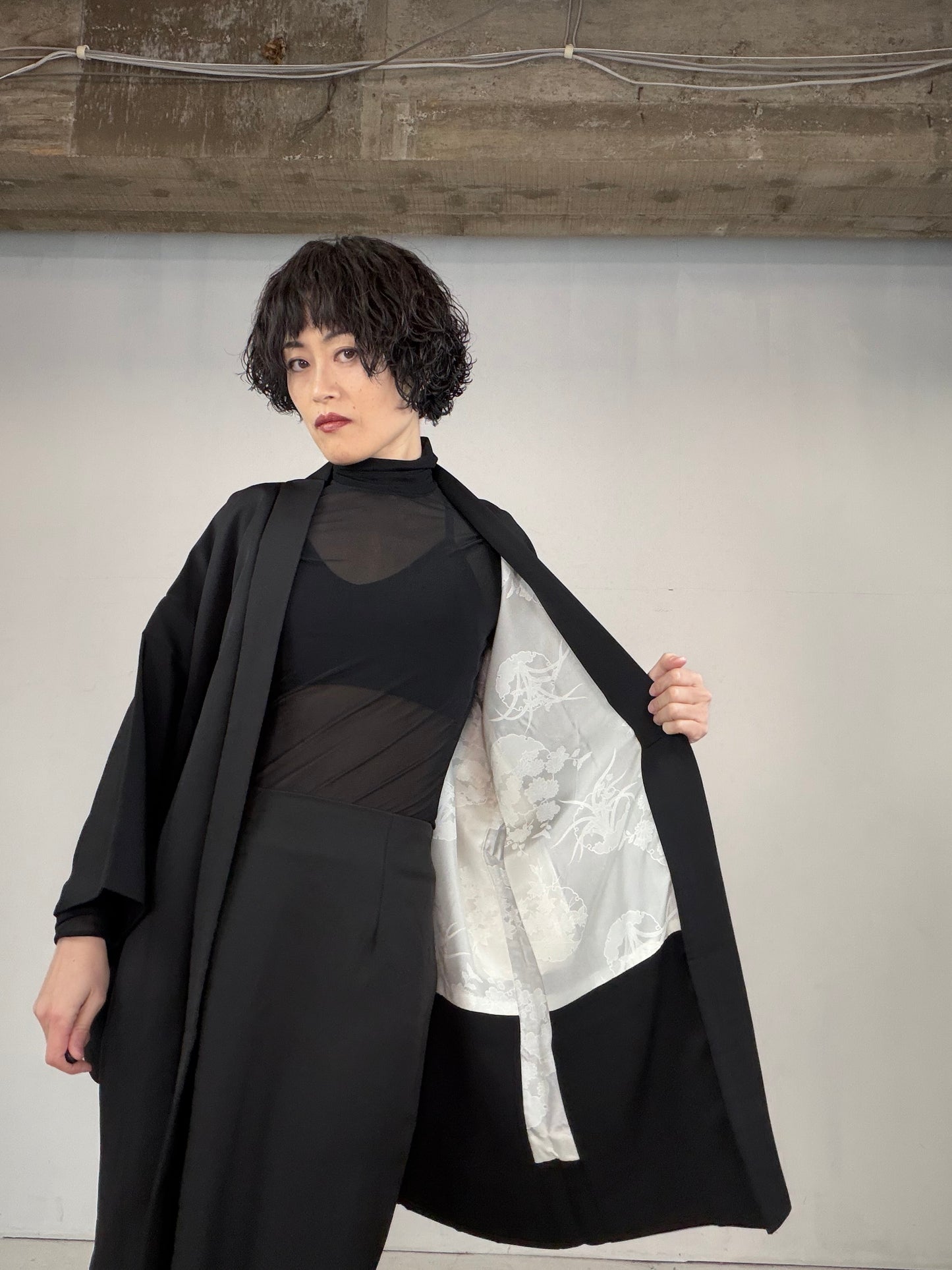 VINTAGE BLACK HAORI  "gold, yukiwa, BLK121"