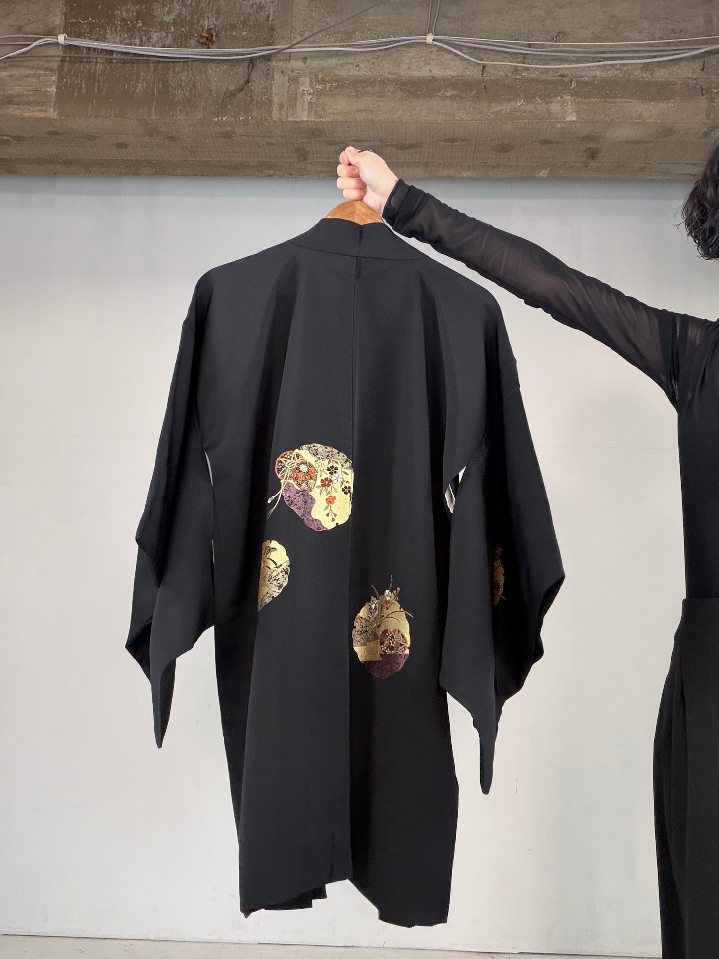 VINTAGE BLACK HAORI  "gold, yukiwa, BLK121"