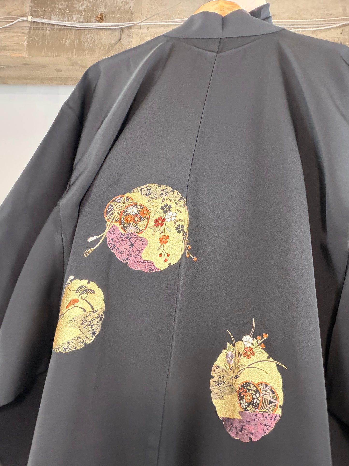 VINTAGE BLACK HAORI  "gold, yukiwa, BLK121"