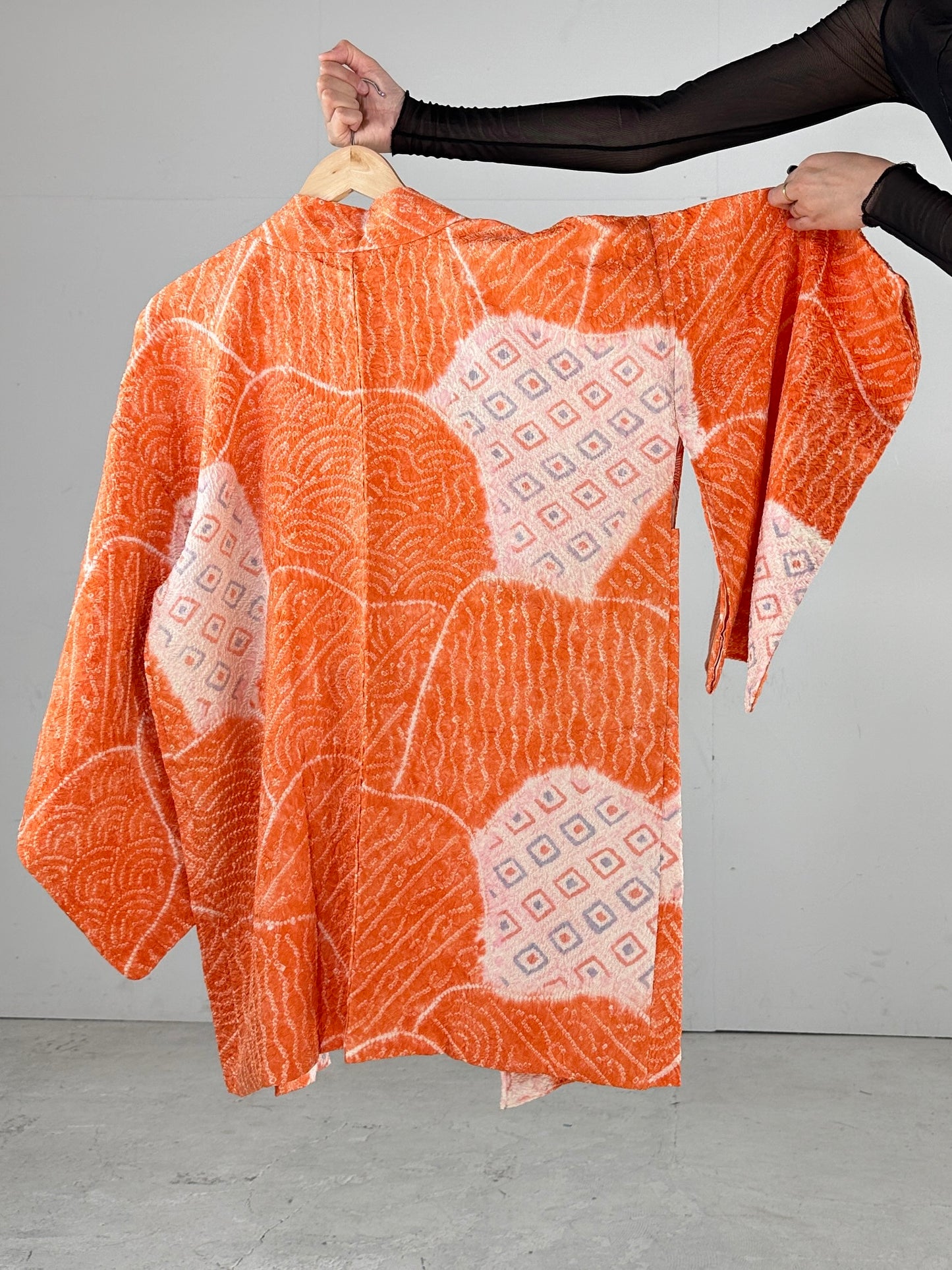 VINTAGE SHIBORI HAORI kujyaku seigaiha