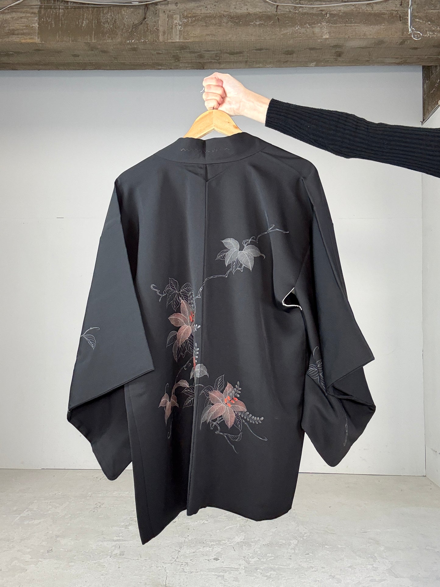 VINTAGE BLACK HAORI "inside, beautiful flower" rakkan logo mark