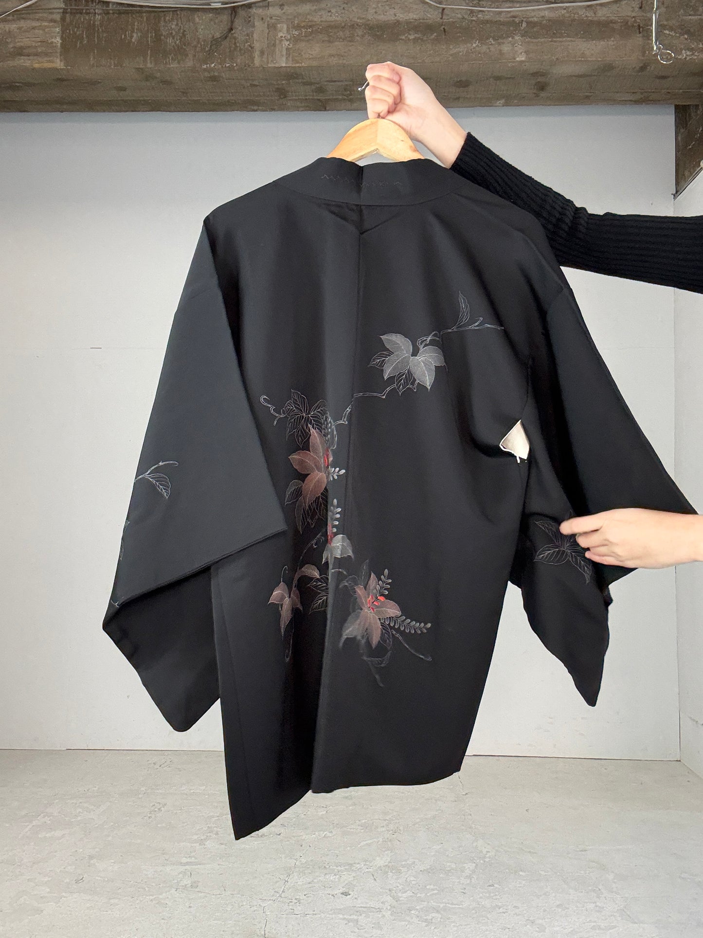 VINTAGE BLACK HAORI "inside, beautiful flower" rakkan logo mark