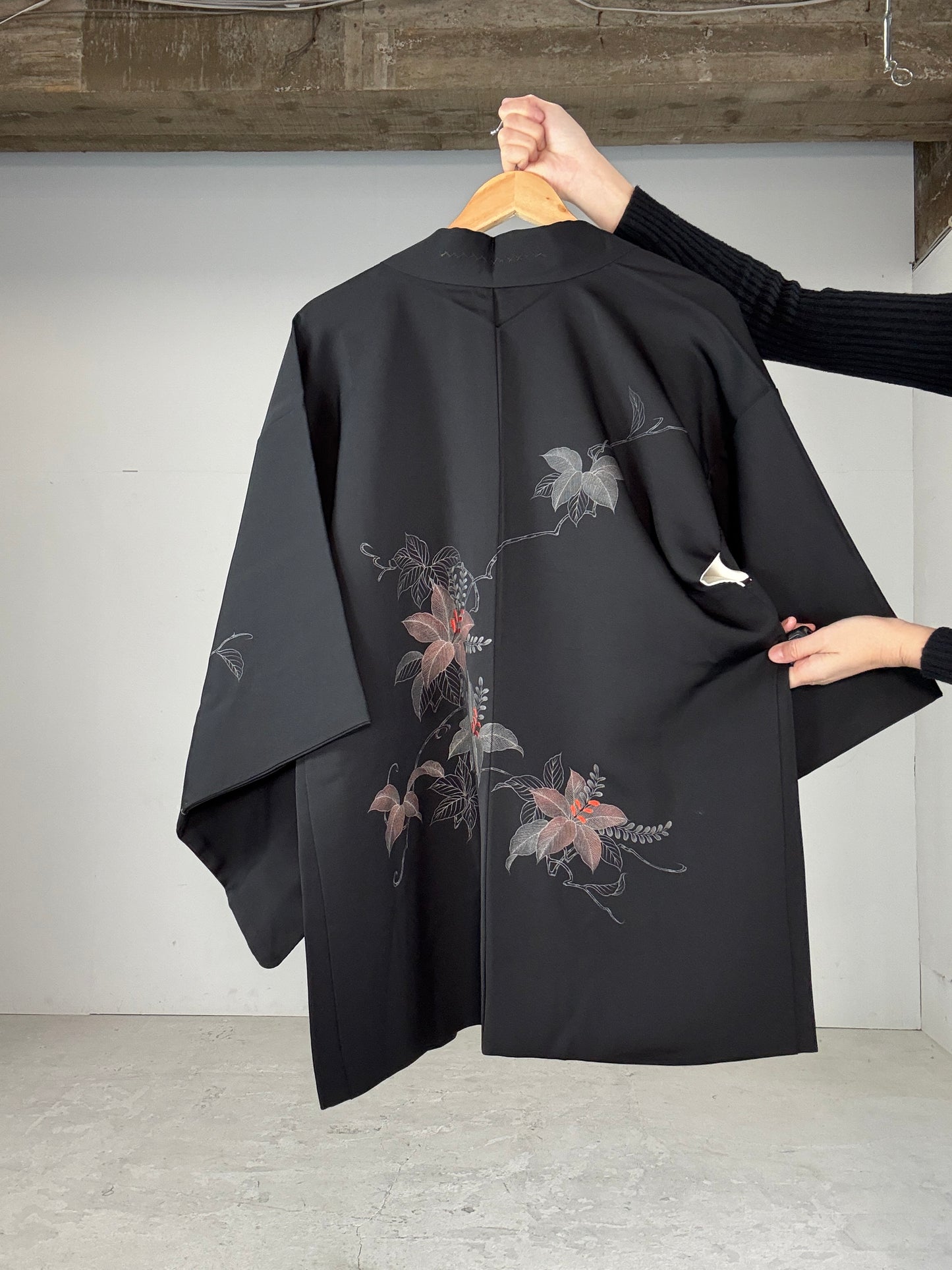 VINTAGE BLACK HAORI "inside, beautiful flower" rakkan logo mark