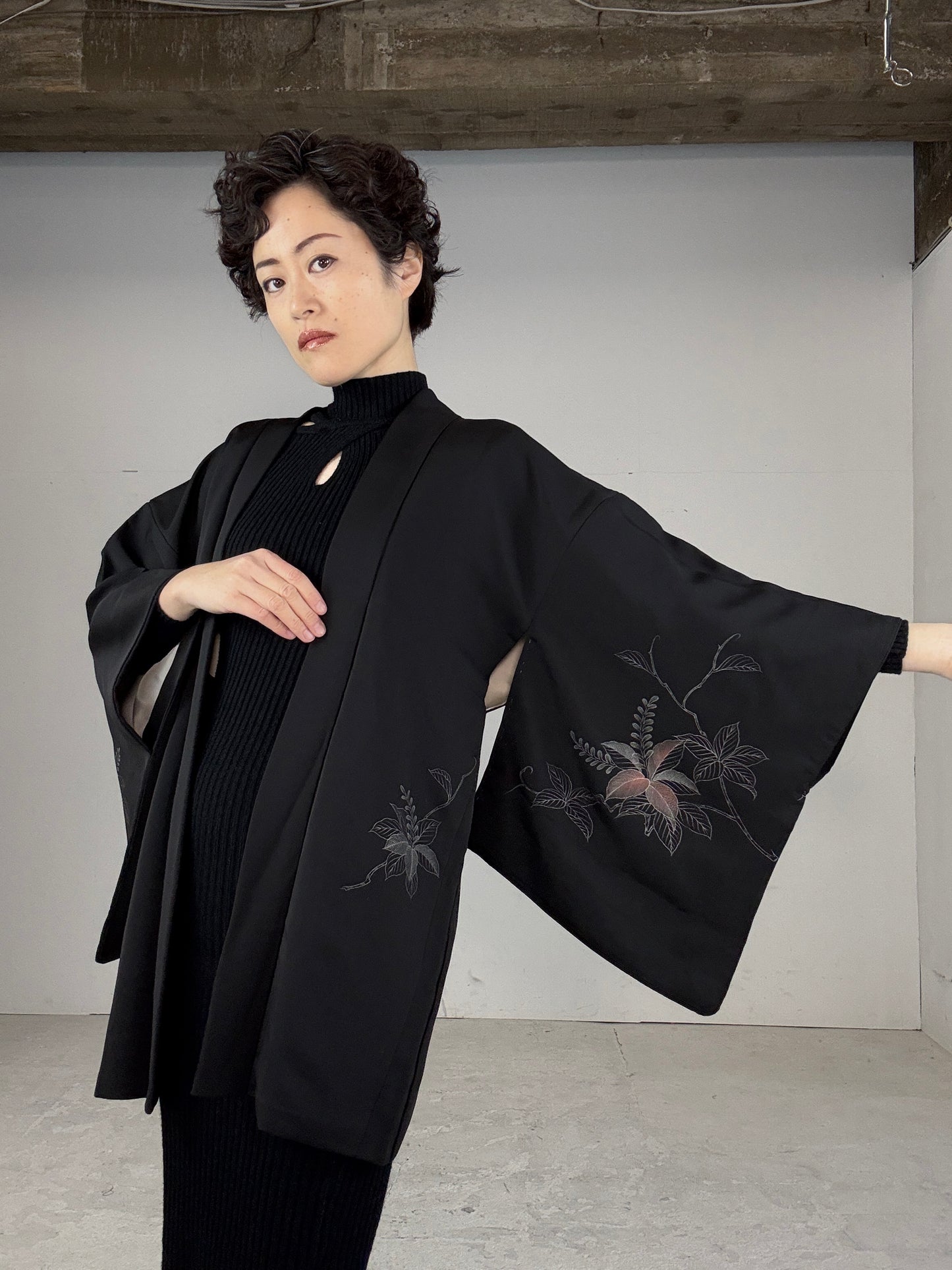 VINTAGE BLACK HAORI "inside, beautiful flower" rakkan logo mark