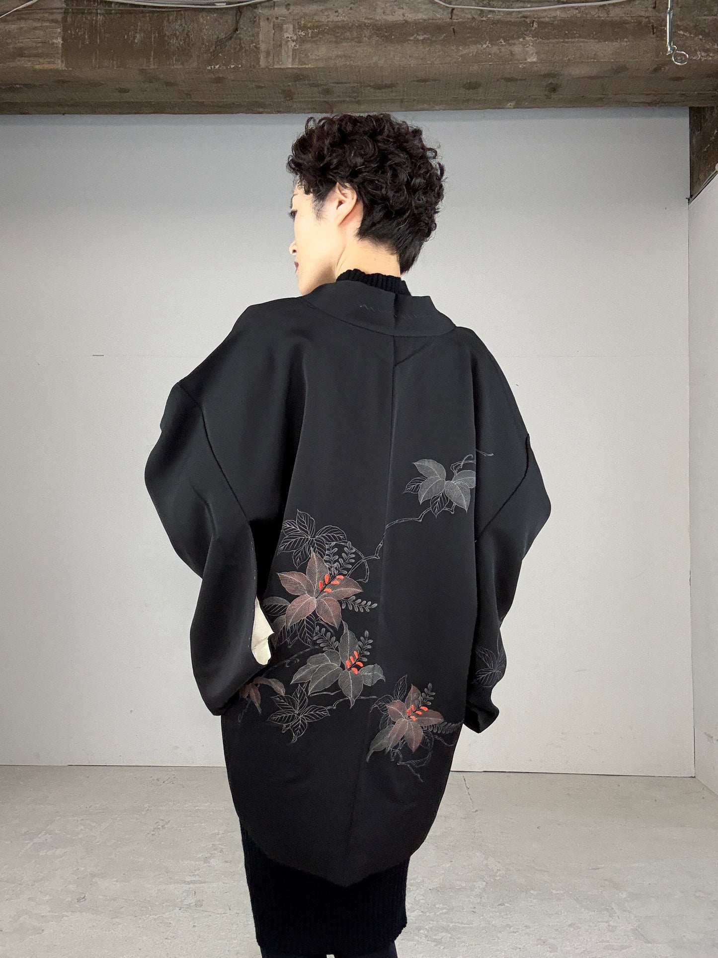 VINTAGE BLACK HAORI "inside, beautiful flower" rakkan logo mark