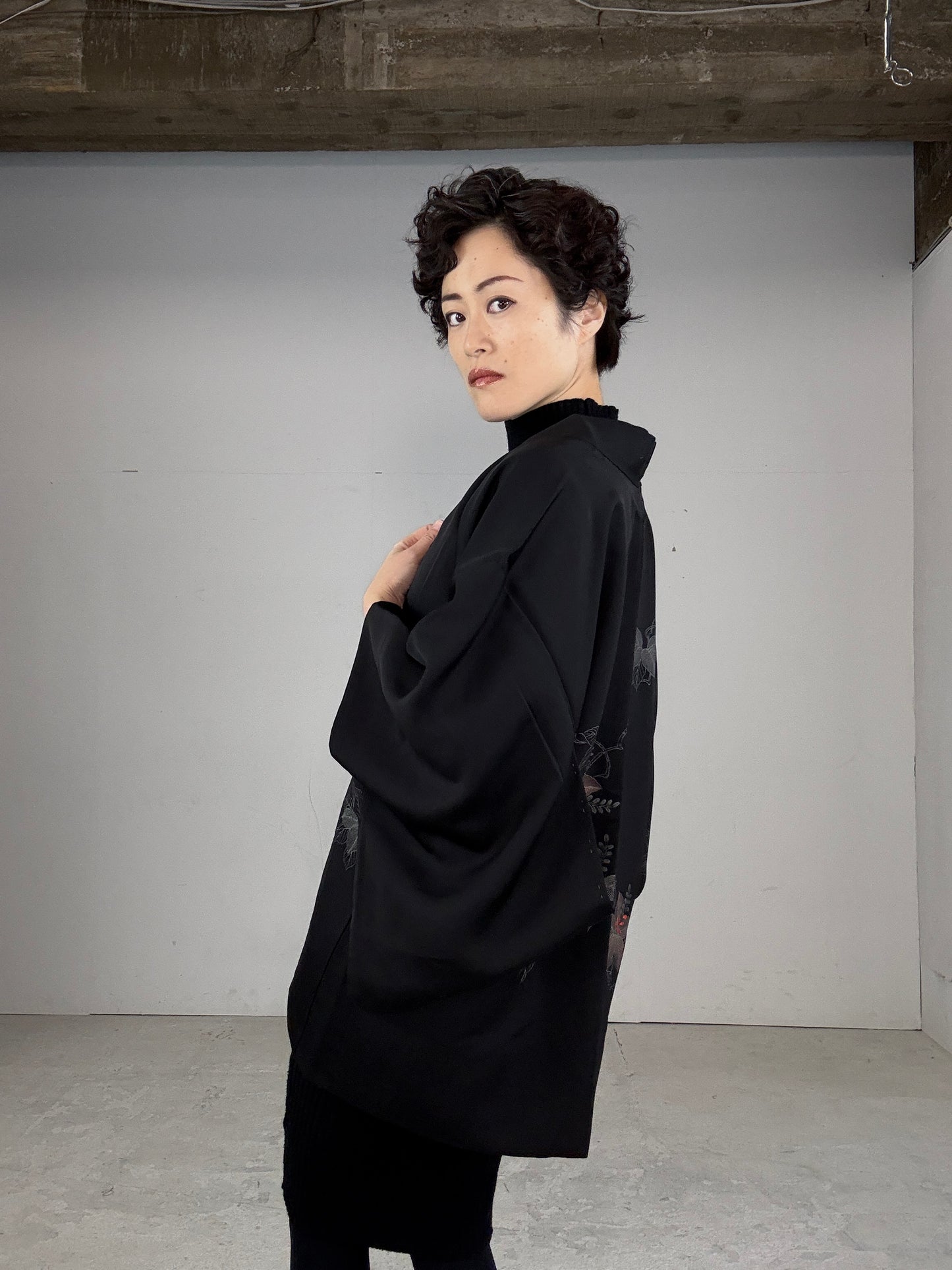 VINTAGE BLACK HAORI "inside, beautiful flower" rakkan logo mark